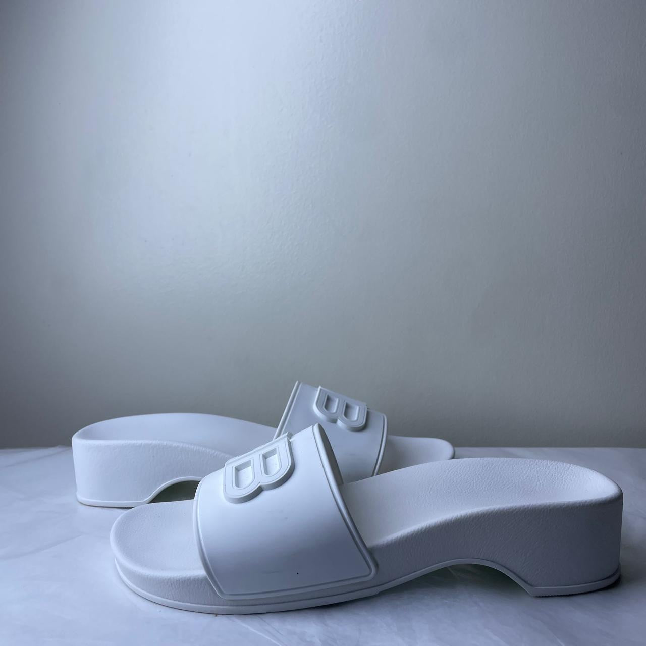 Balenciaga White Pool Sandals Size 38