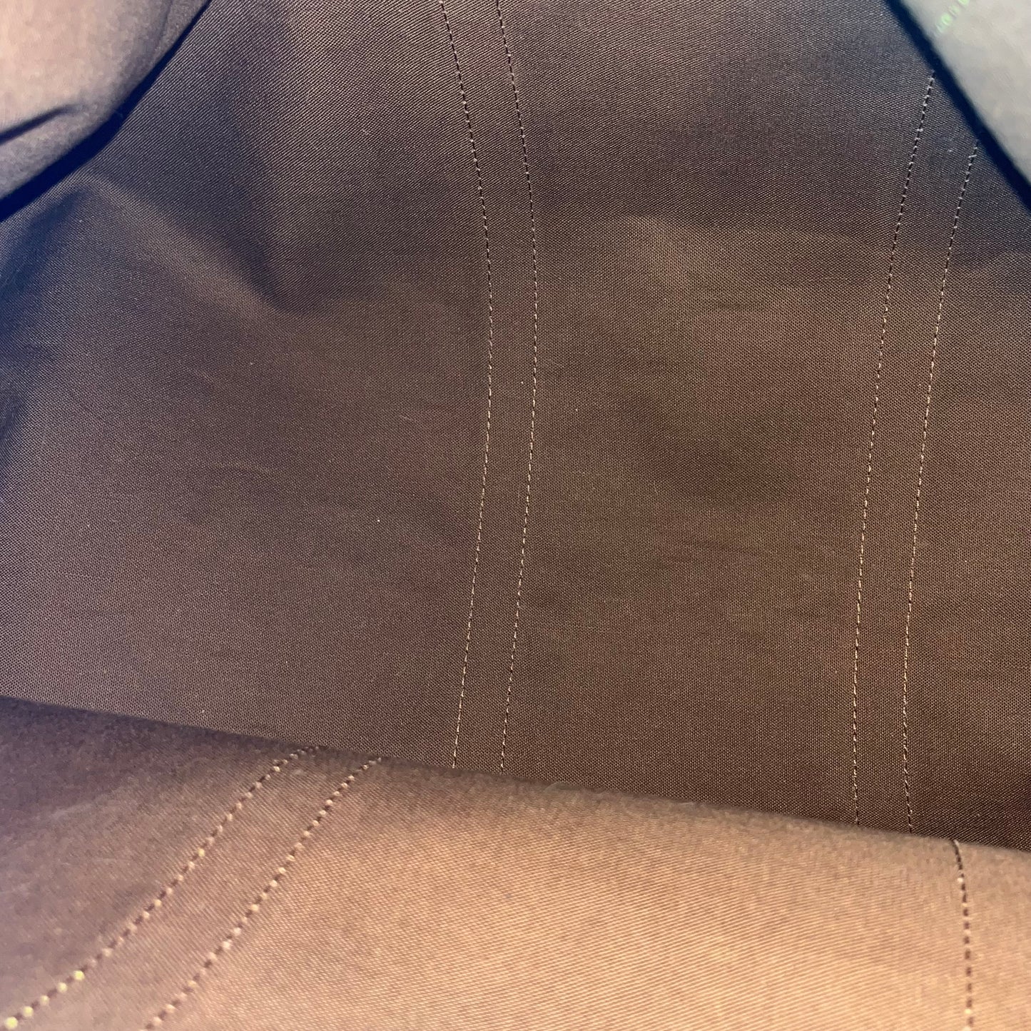 Louis Vuitton Keepall 55 Monogram Canvas – 11.8"H x 21.7"L x 9.4"W