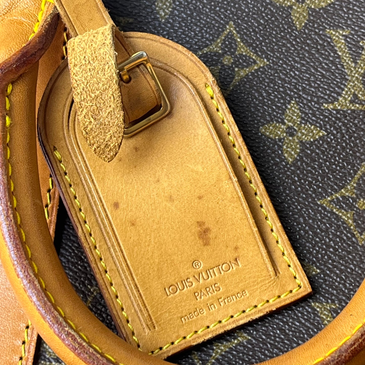 Louis Vuitton Keepall 55 Monogram Canvas – 11.8"H x 21.7"L x 9.4"W