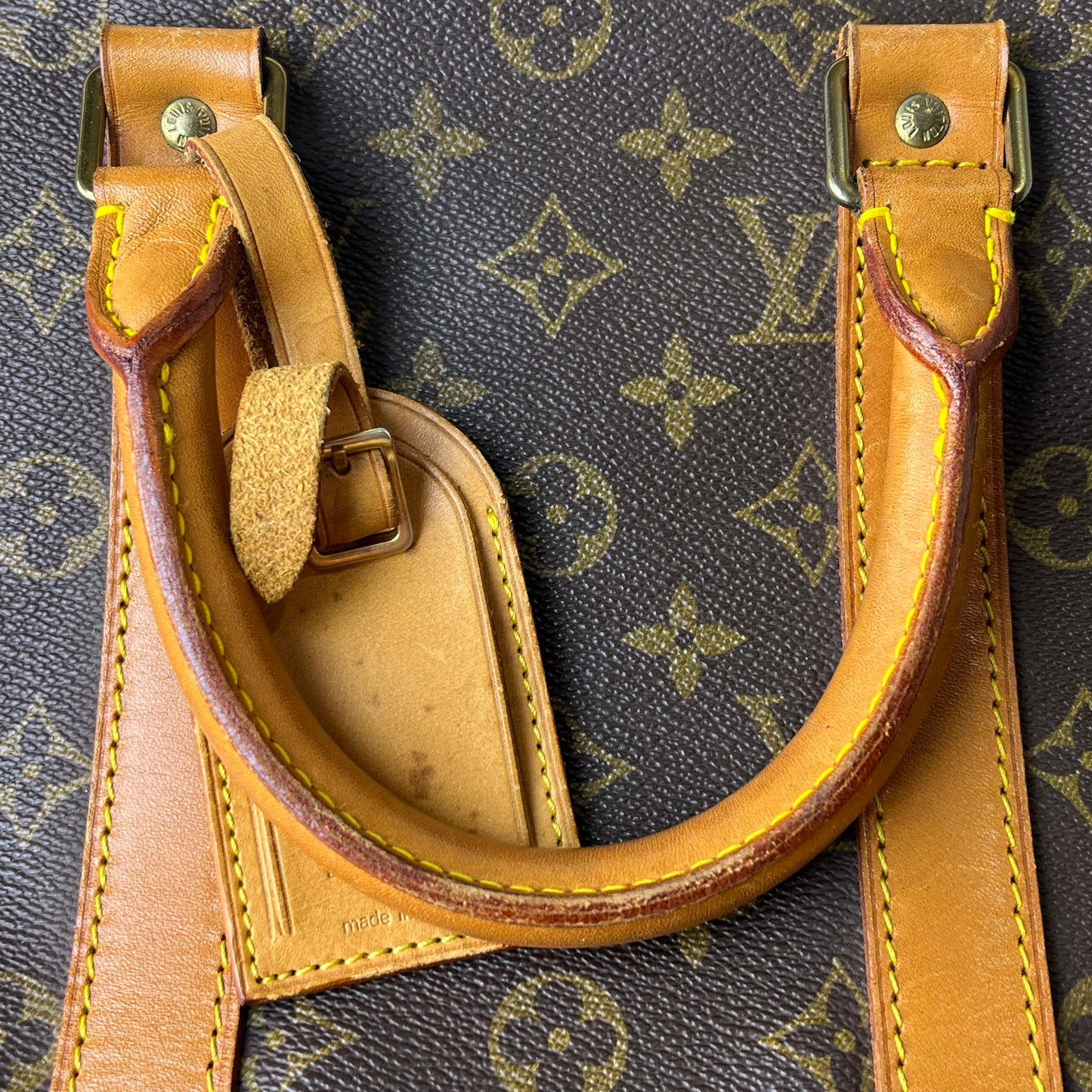 Louis Vuitton Keepall 55 Monogram Canvas – 11.8"H x 21.7"L x 9.4"W