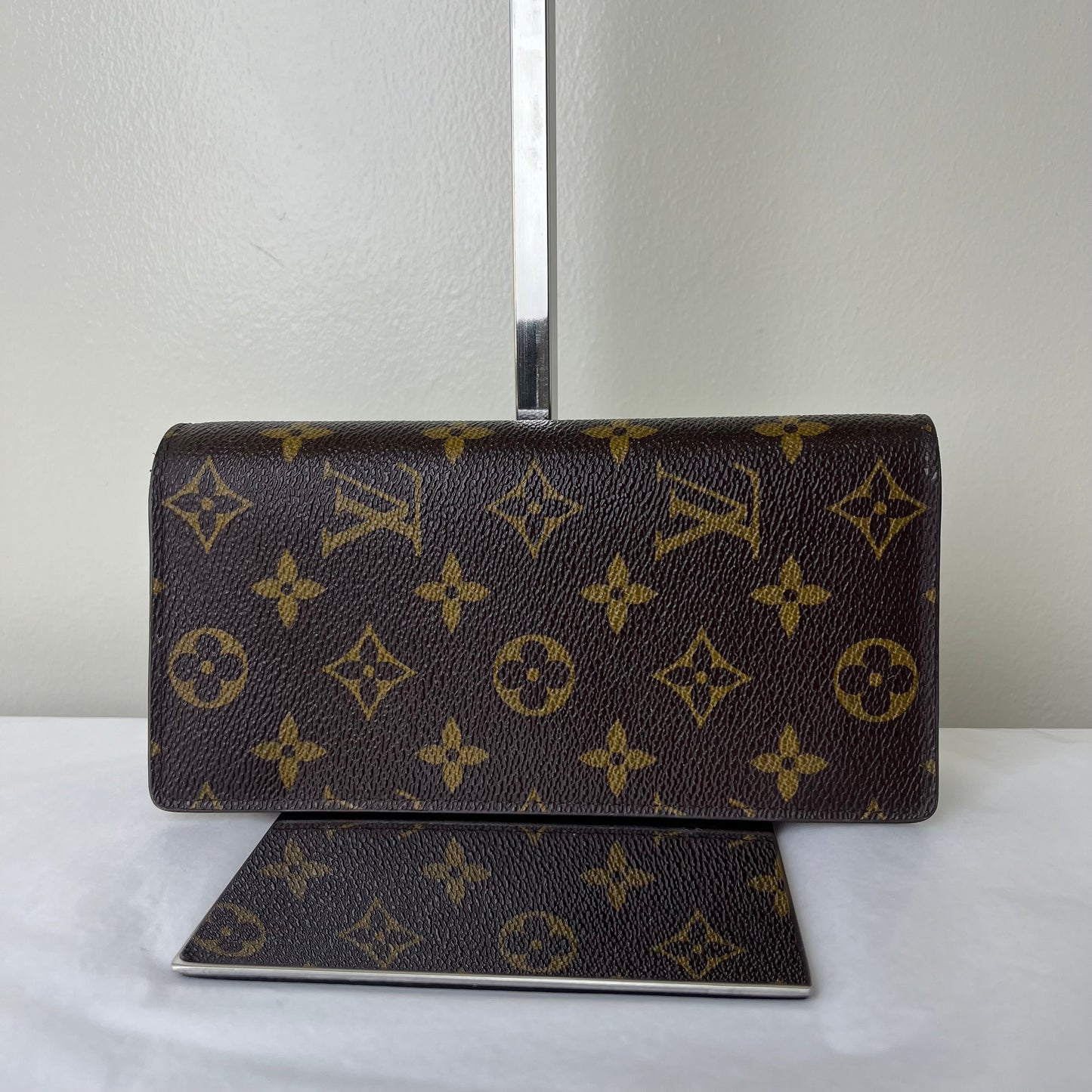 Louis Vuitton Brazza Wallet Monogram Canvas – 3.9"H x 7.5"L x 0.8"W
