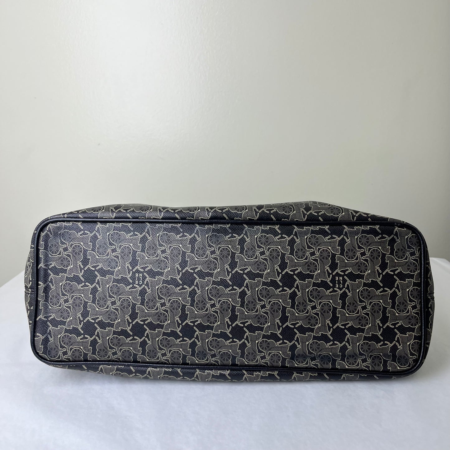 Celine Vintage Tote Black – 10.2"H x 13.8"L x 5.9"W