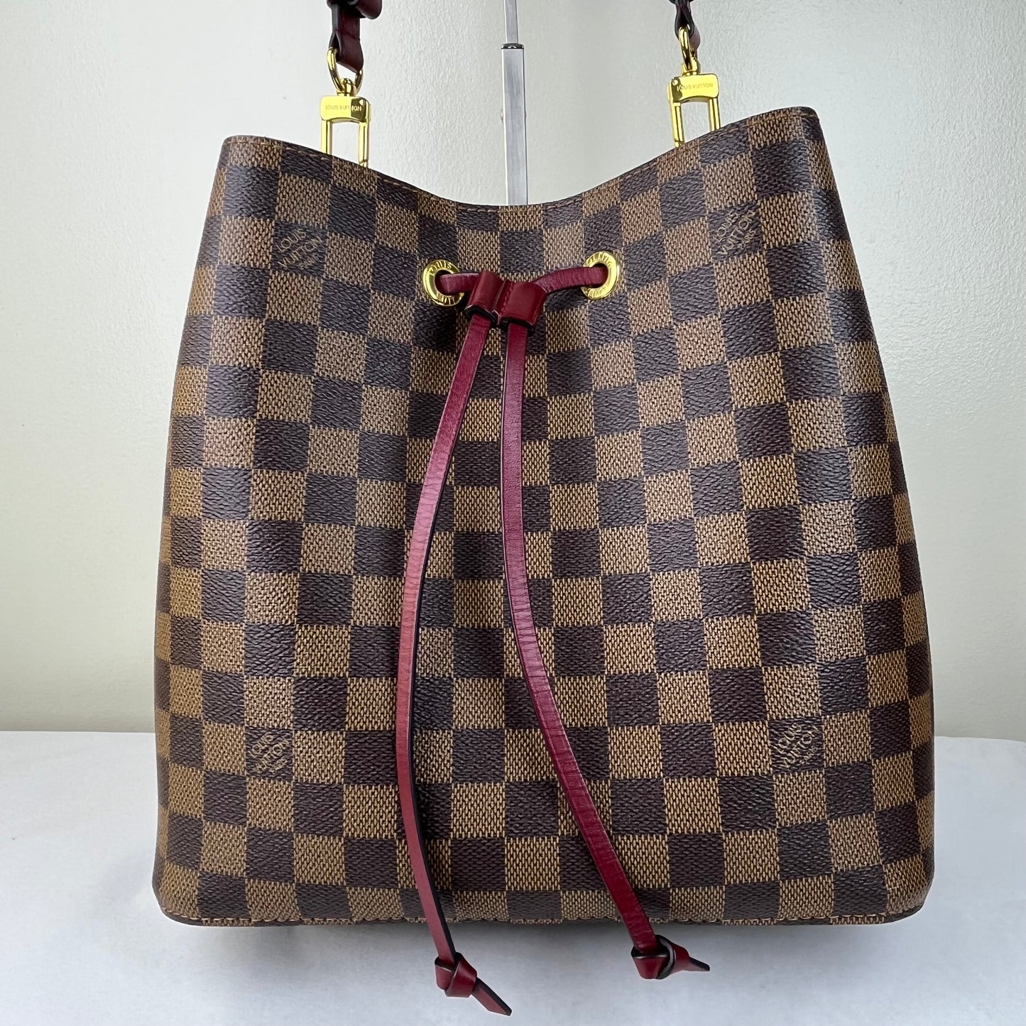 Louis Vuitton NeoNoe Damier Ebene Maroon Trims – 10.2"H x 8.7"L x 10.2"W