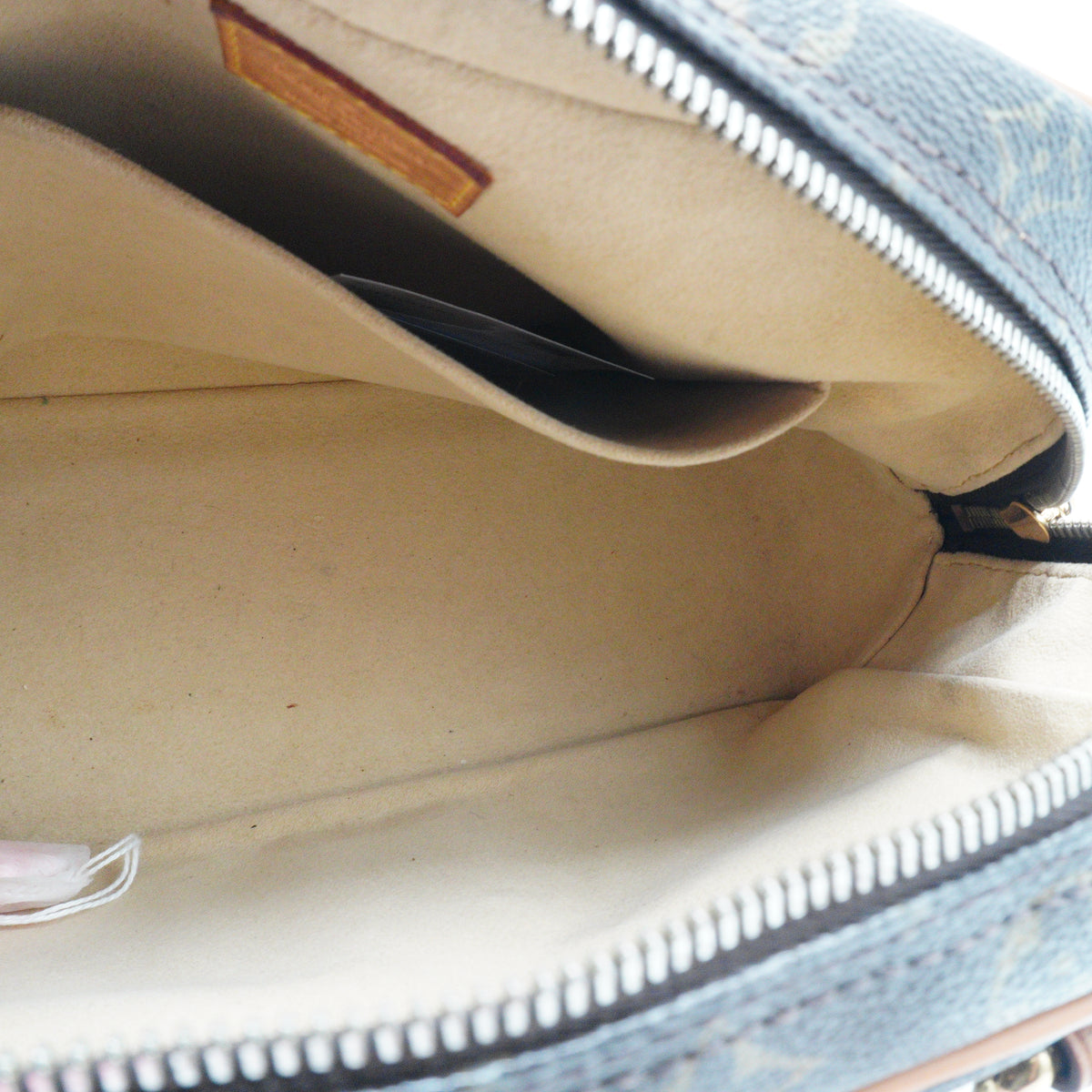 Louis Vuitton Manhattan Monogram PM Bag GHW