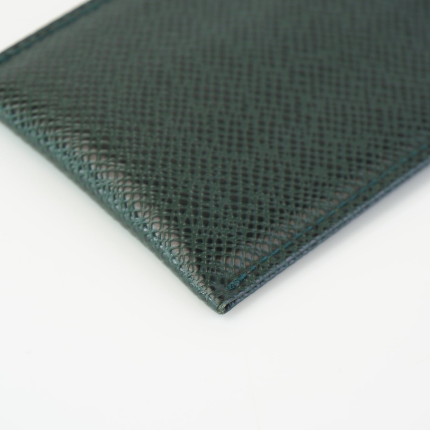 Louis Vuitton Green Taiga Pull Tab Card Case