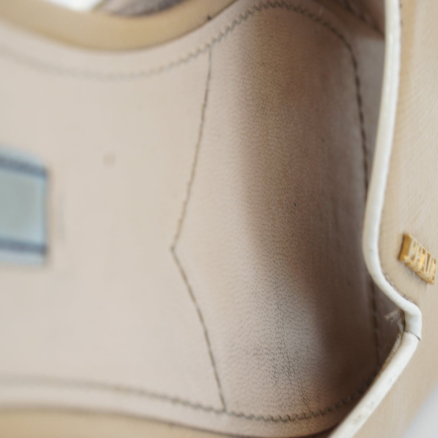 Prada slip-ons Beige size.37.5