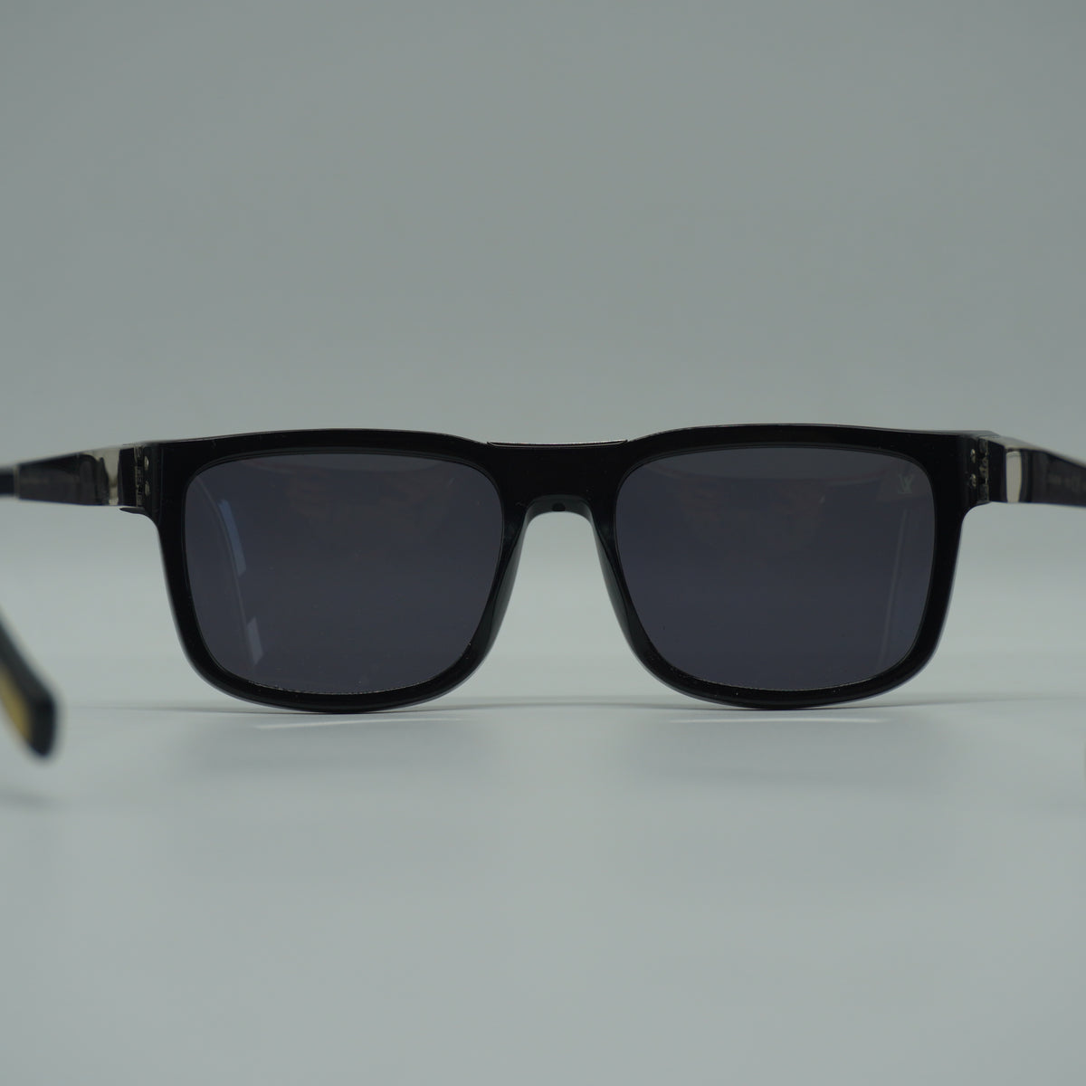 Louis Vuitton Z0645W Shade