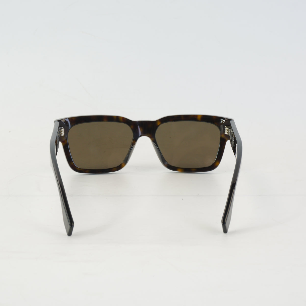 Fendi O'Lock FE401071 Sunglasses