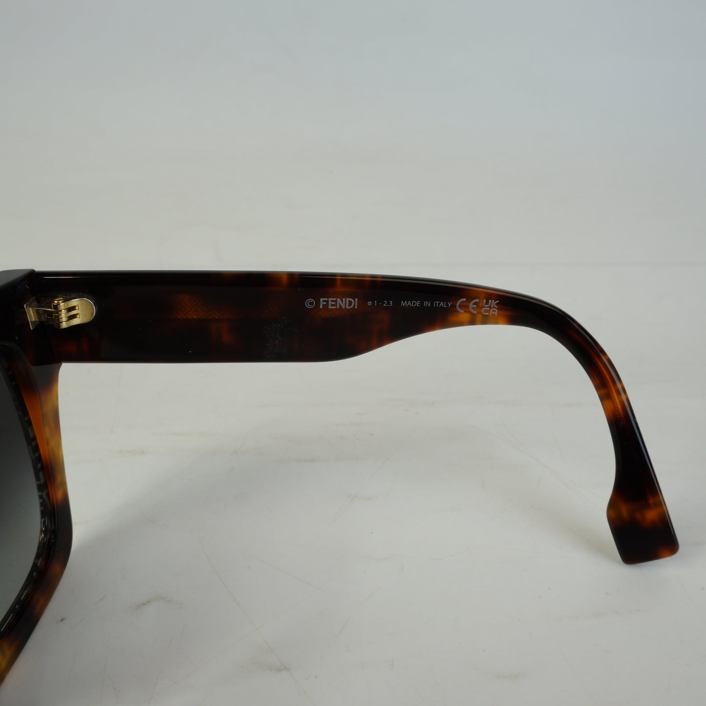 Fendi FE40101F Sunglasses