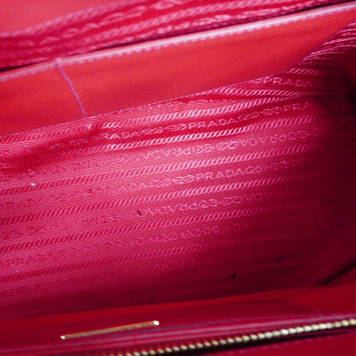 Prada Safiano Lux Galleria Double Zip Front Pocket Red Medium GHW