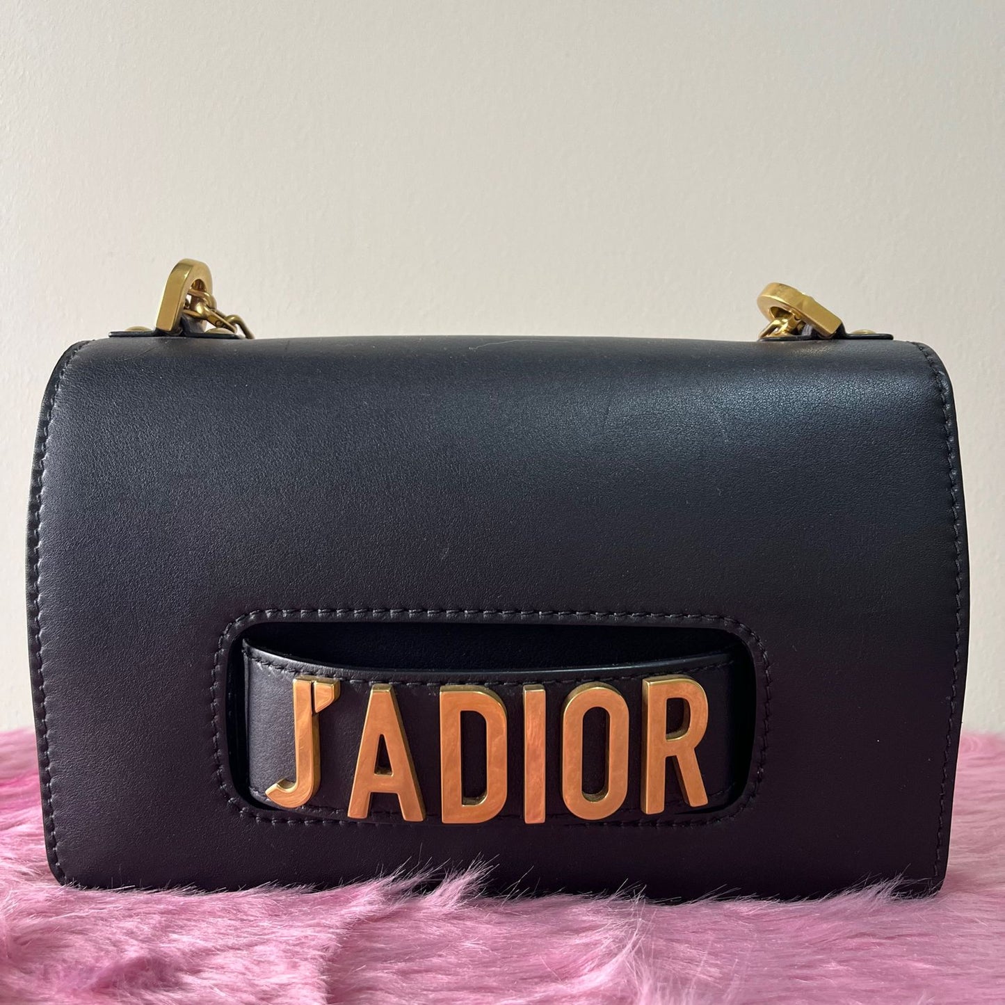 Dior J'Adior Black – 5.5"H x 9.4"L x 2"W