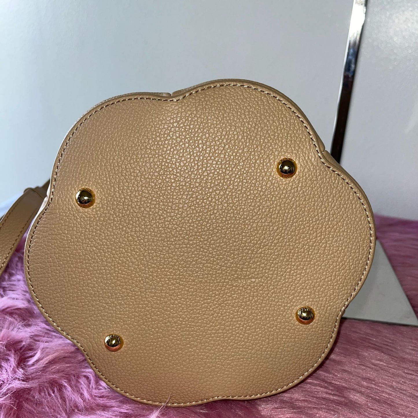 Polène Huit Small Beige – 7"H x 8.5"L x 3"W