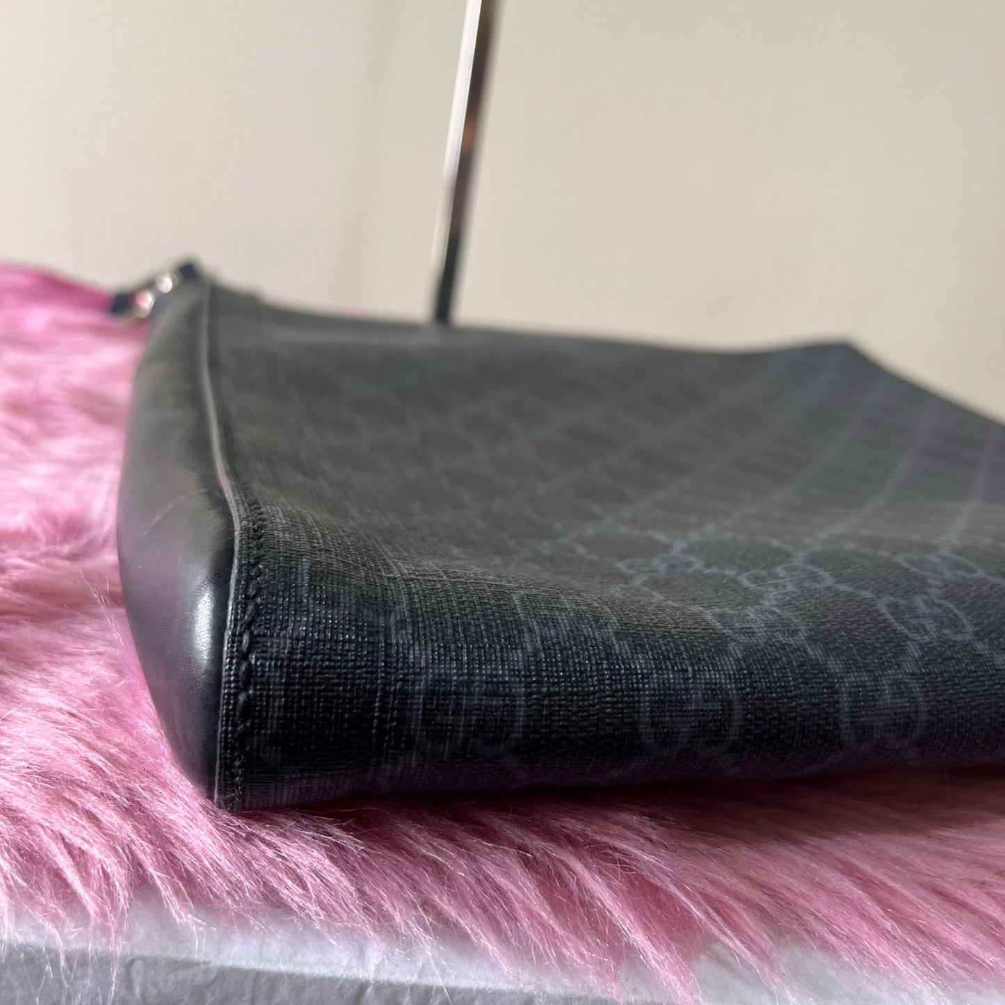 Gucci Messenger Bag GG Supreme Black/Gray β 10"H x 14"L x 3.5"W