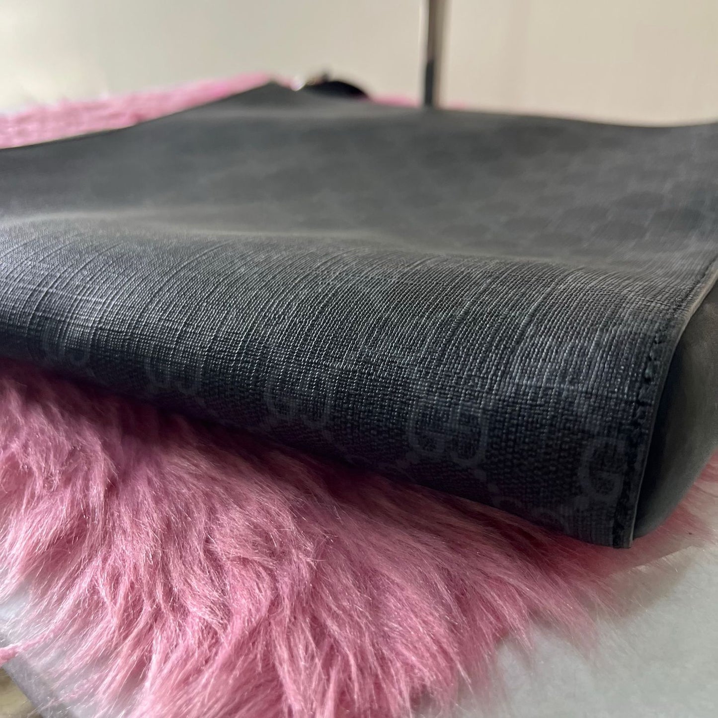 Gucci Messenger Bag GG Supreme Black/Gray β 10"H x 14"L x 3.5"W