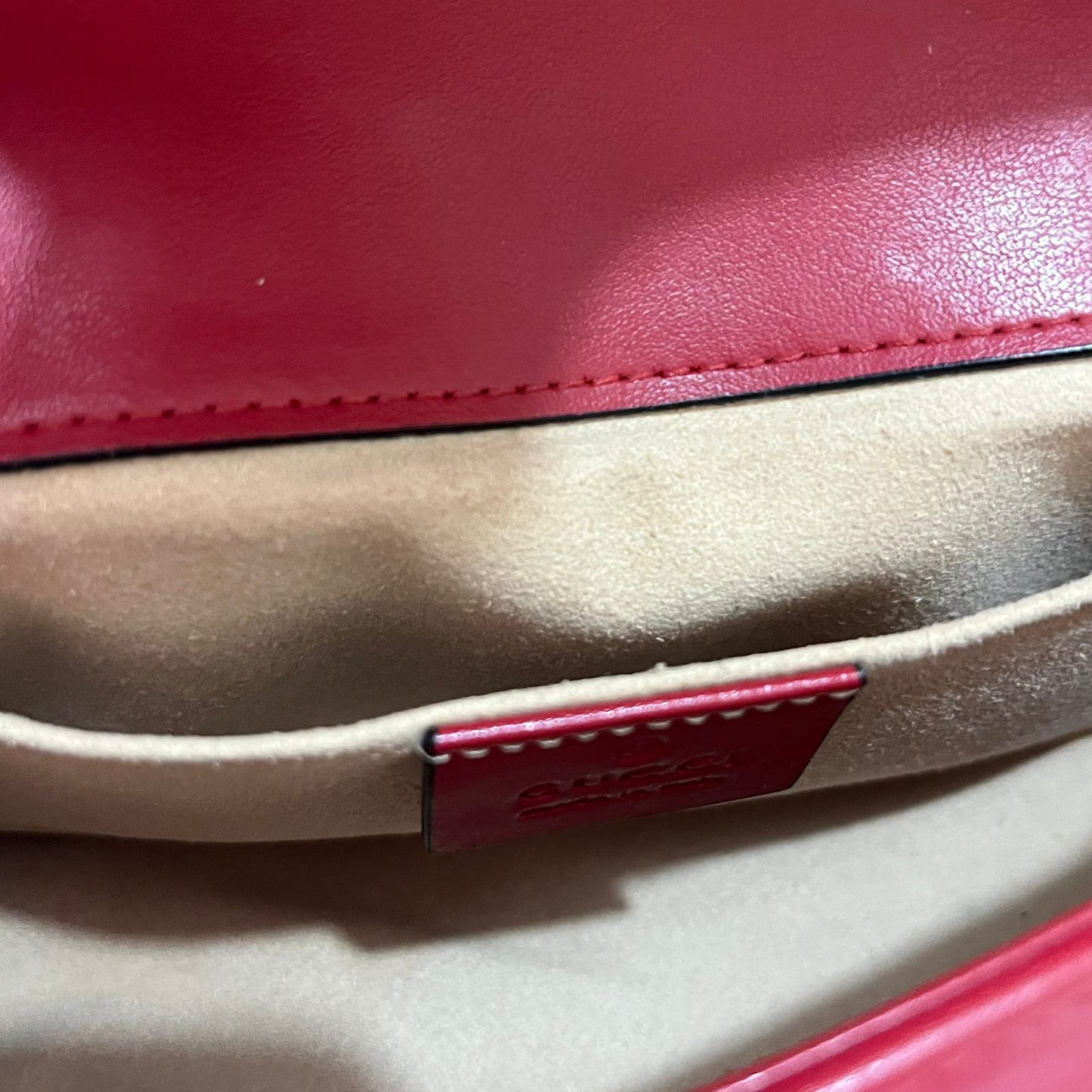 Gucci Marmont Small Red β 6"H x 10"L x 3"W