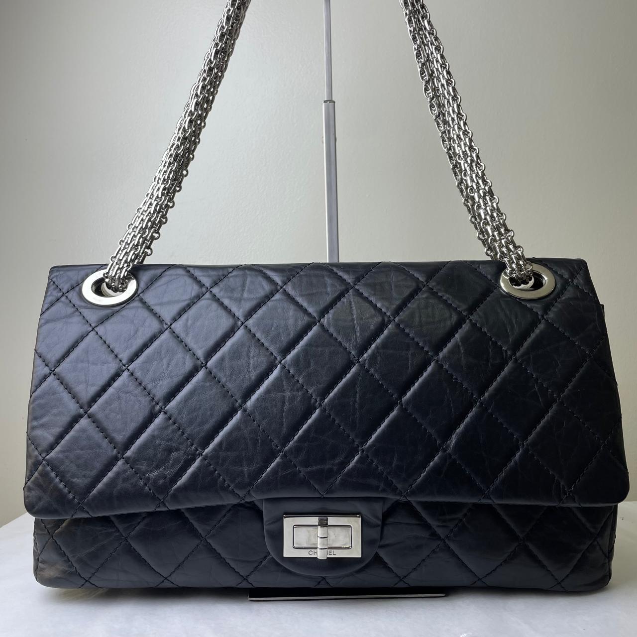 Chanel Maxi Black Large