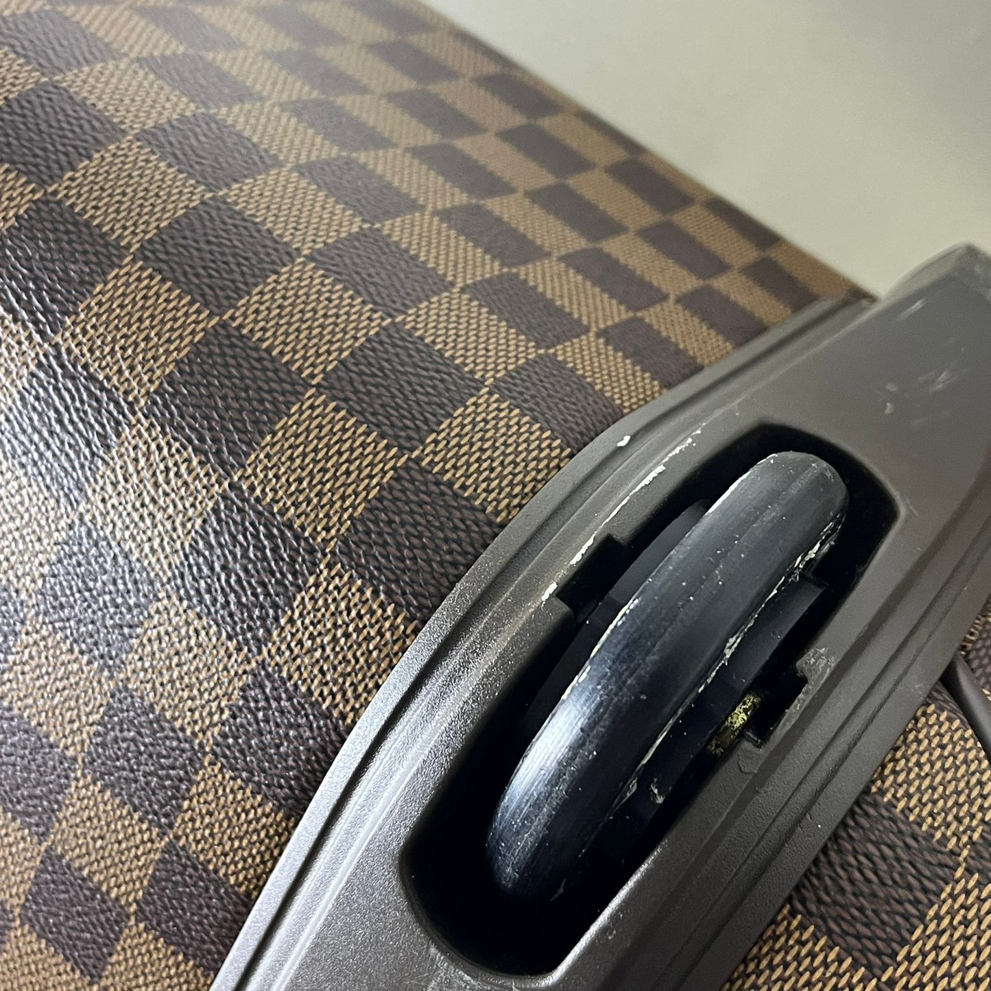 Louis Vuitton	Suitcase Damier Ebene
