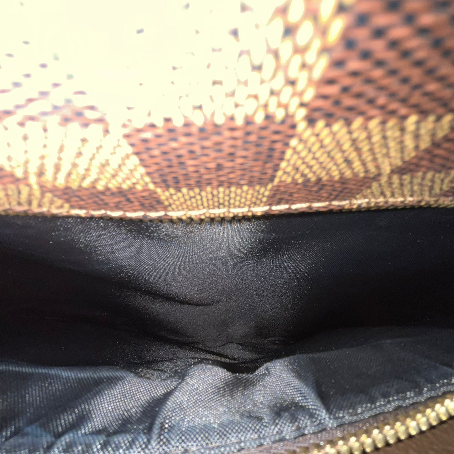 Louis Vuitton	Suitcase Damier Ebene
