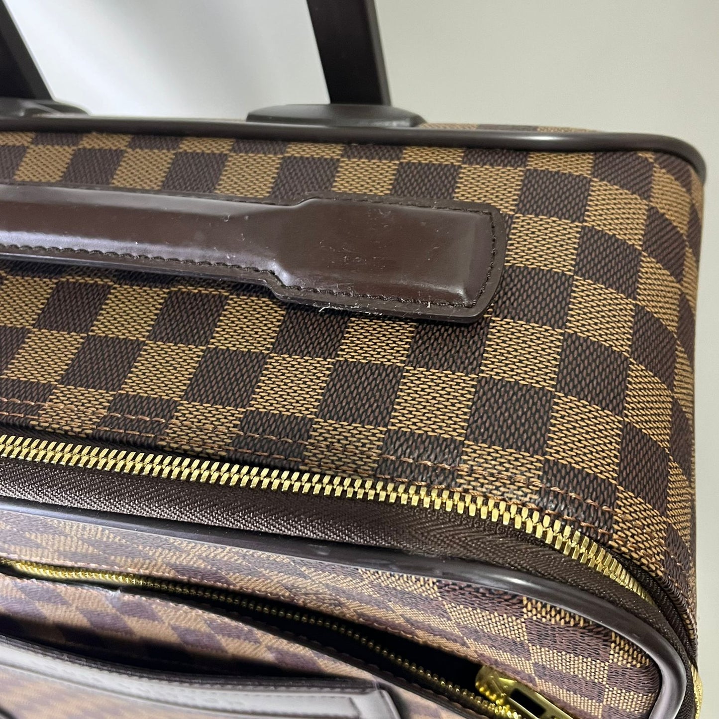 Louis Vuitton	Suitcase Damier Ebene