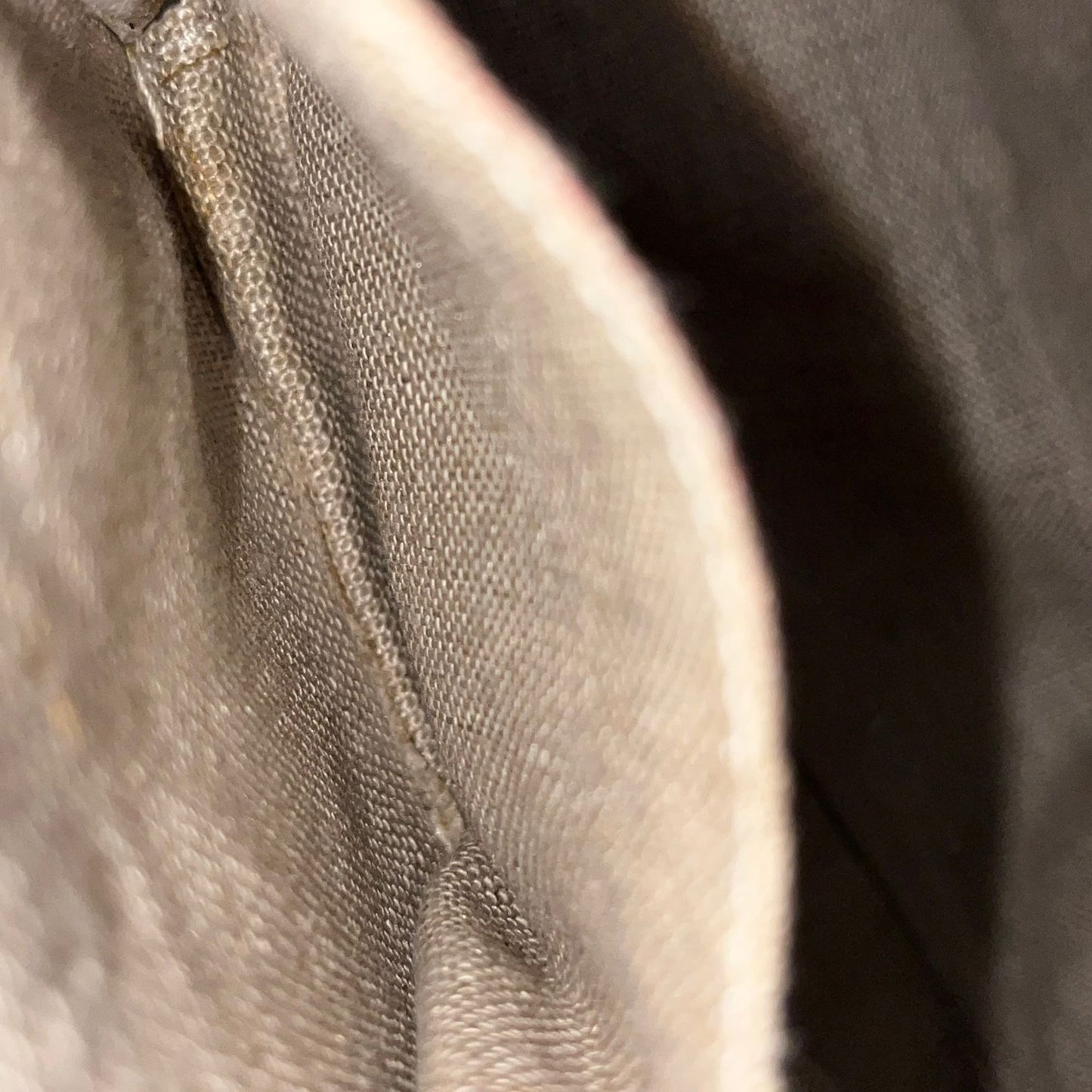 Gucci Microguccissima Hobo Bag Black