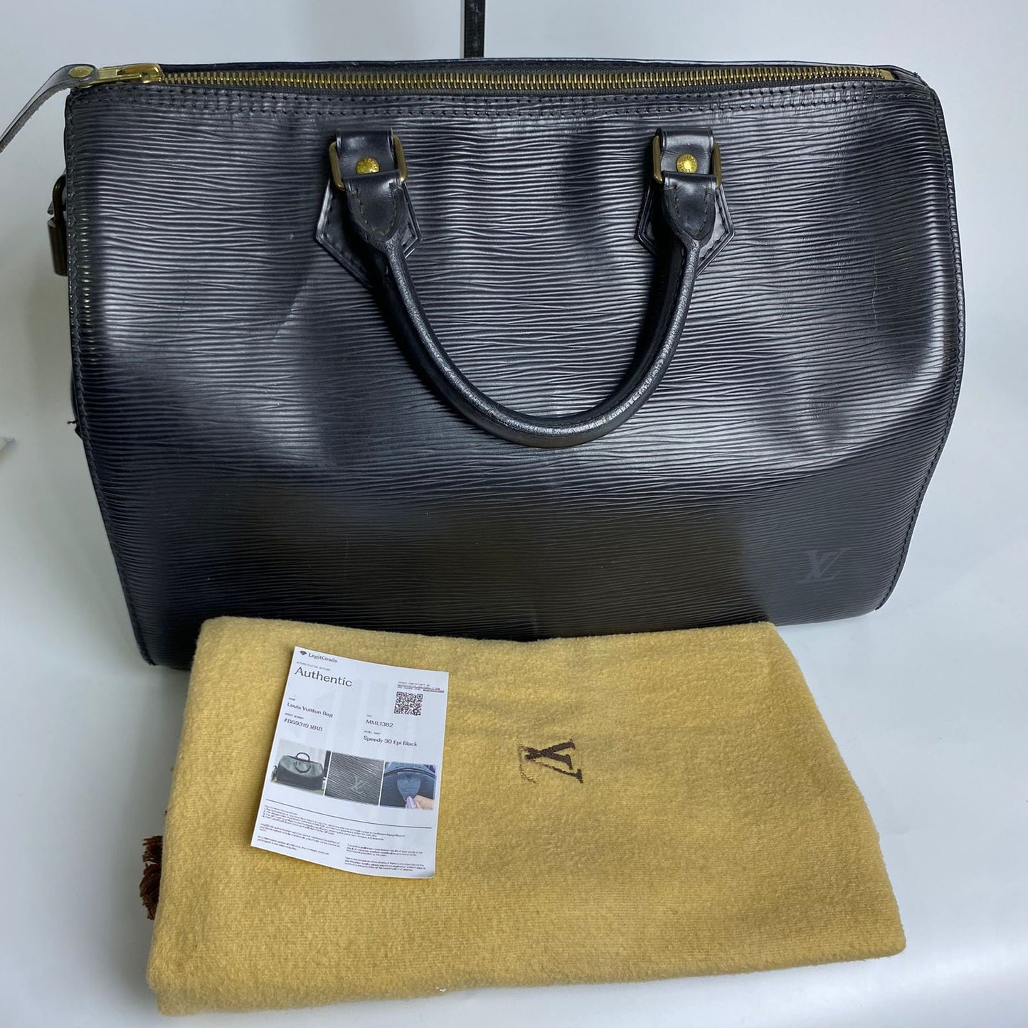 Louis Vuitton Speedy 30 Epi Black