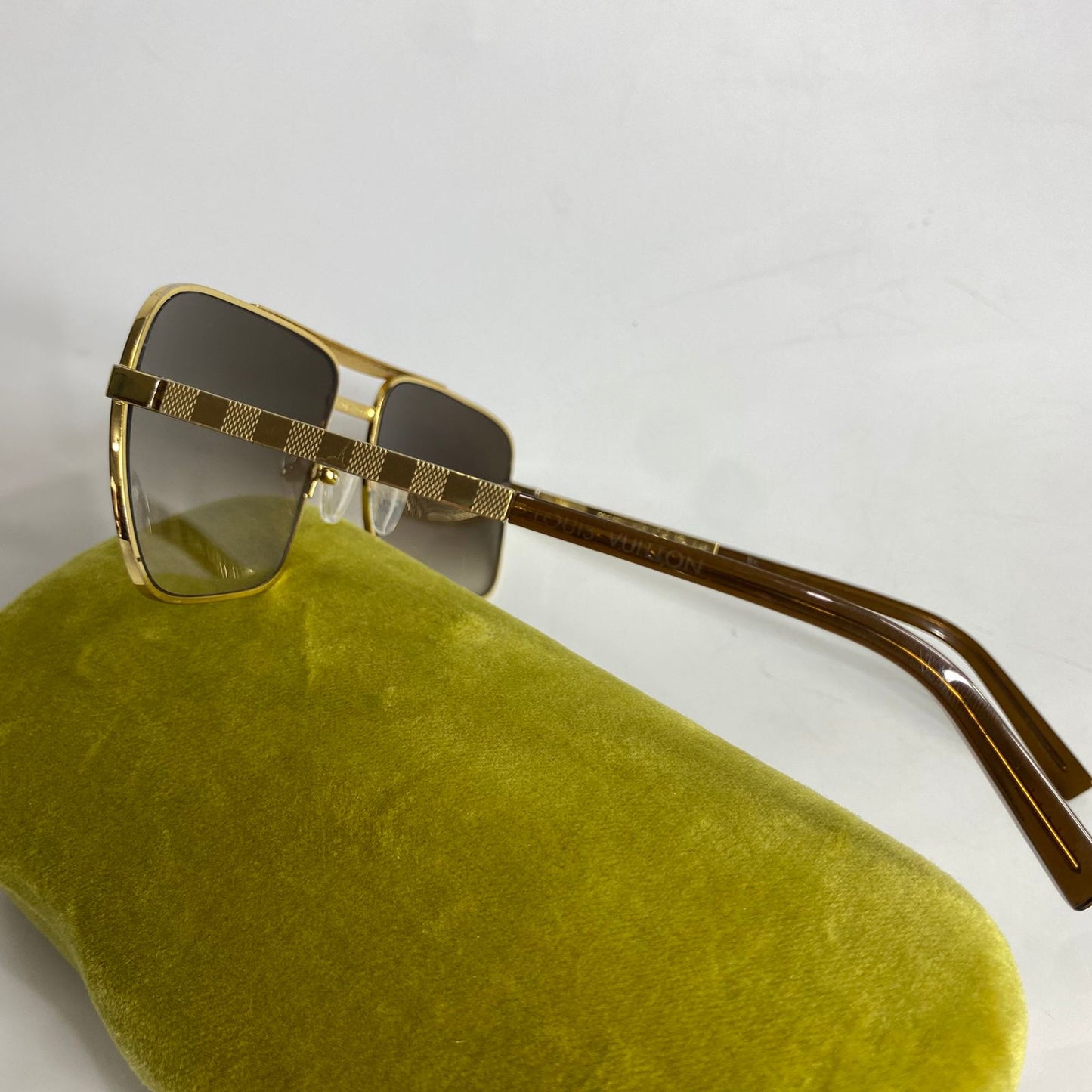 Louis Vuitton Attitude Square Aviator Sunglasses Gold