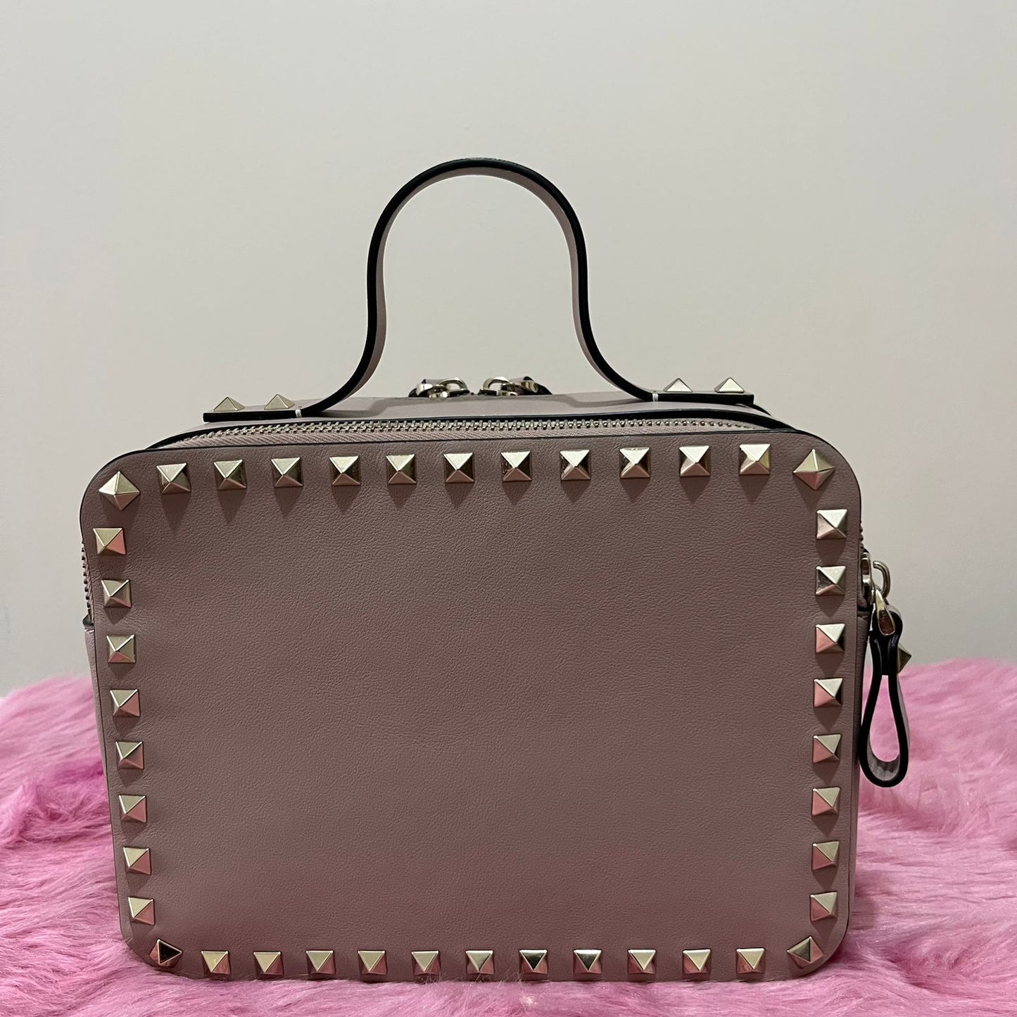 Valentino Rockstud Vanity Pink β 5"H x 7"L x 4"W