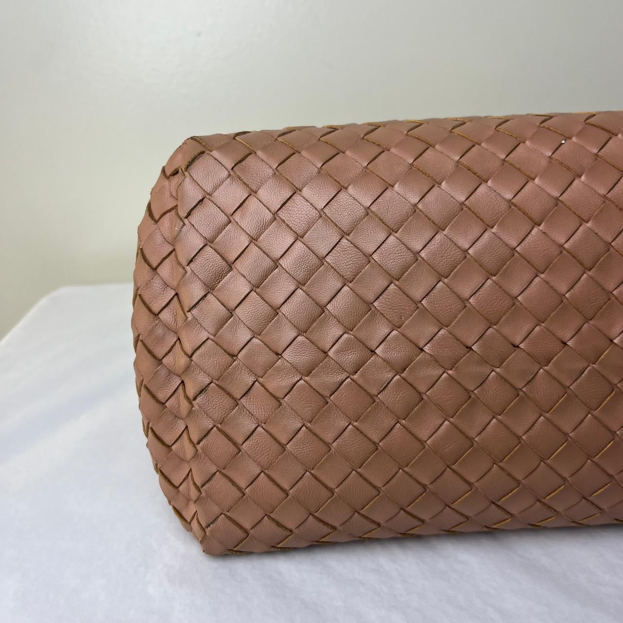 Bottega Veneta Nappa Intrecciato Double Chain Old Rose – 6.7"H x 10.2"L x 2.4"W