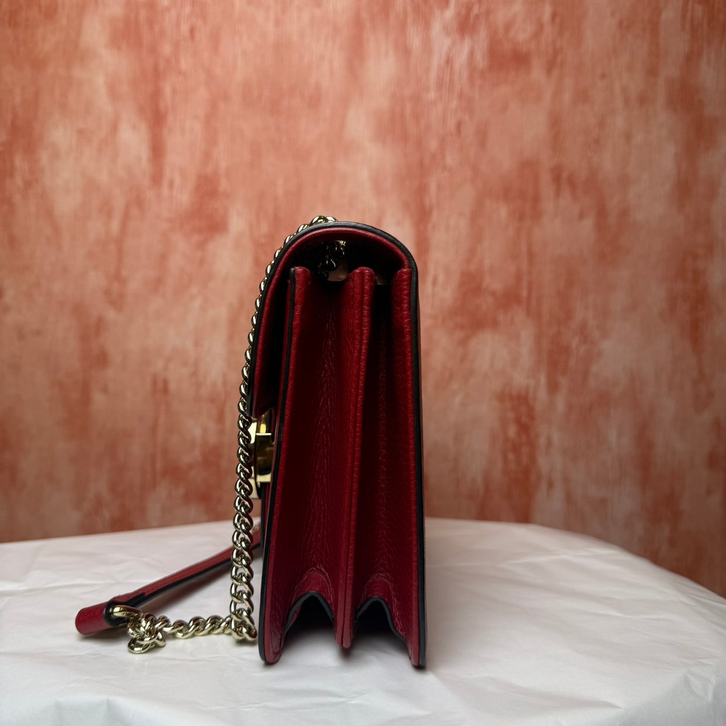 Gucci Interlocking G Chain Shoulder Bag - Red 7.1" H x 8.3" W
