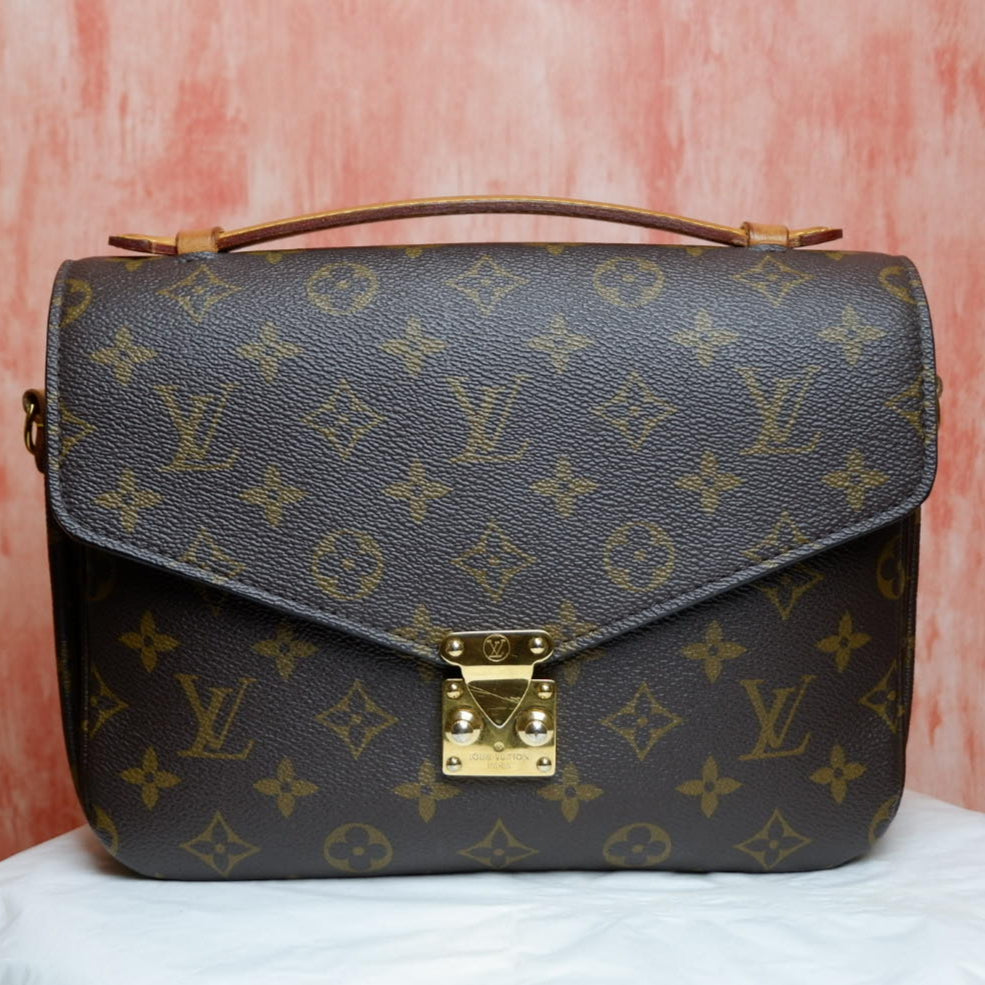 Louis Vuitton Metis - Monogram Canvas 9.84"L x 7.48"H x 2.76"W