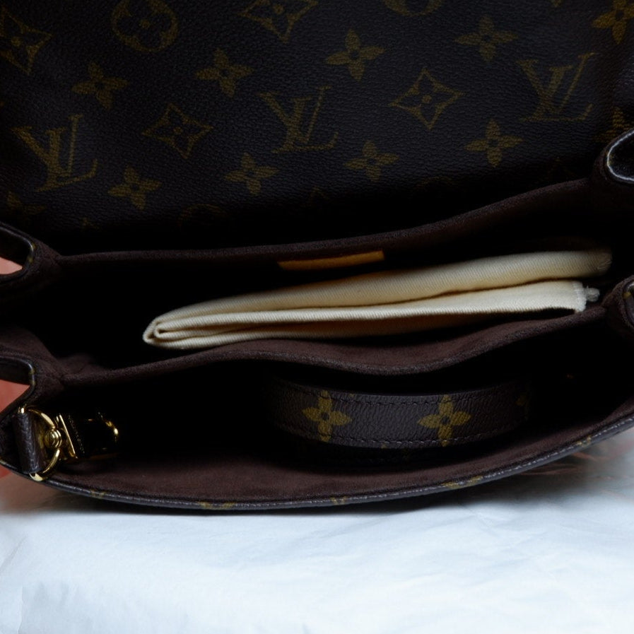 Louis Vuitton Metis - Monogram Canvas 9.84"L x 7.48"H x 2.76"W