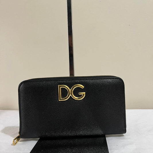 Dolce & Gabbana Zippy Wallet Black – 4"H x 7.5"L x 1"W