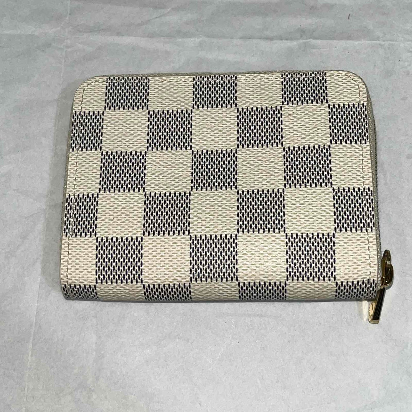 Louis Vuitton Zippy Coin Purse, Damier Azur – 3"H x 4.3"L x 0.8"W
