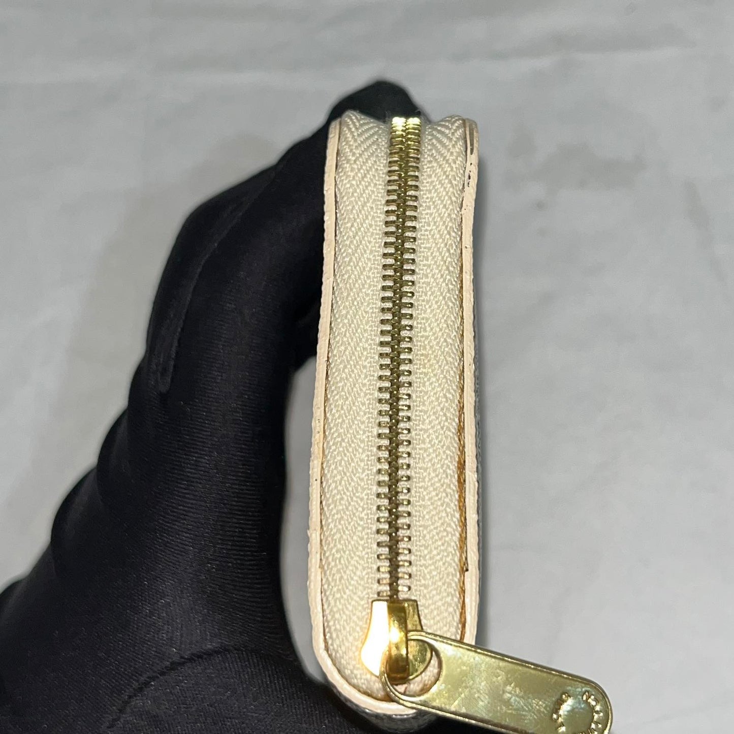 Louis Vuitton Zippy Coin Purse, Damier Azur – 3"H x 4.3"L x 0.8"W