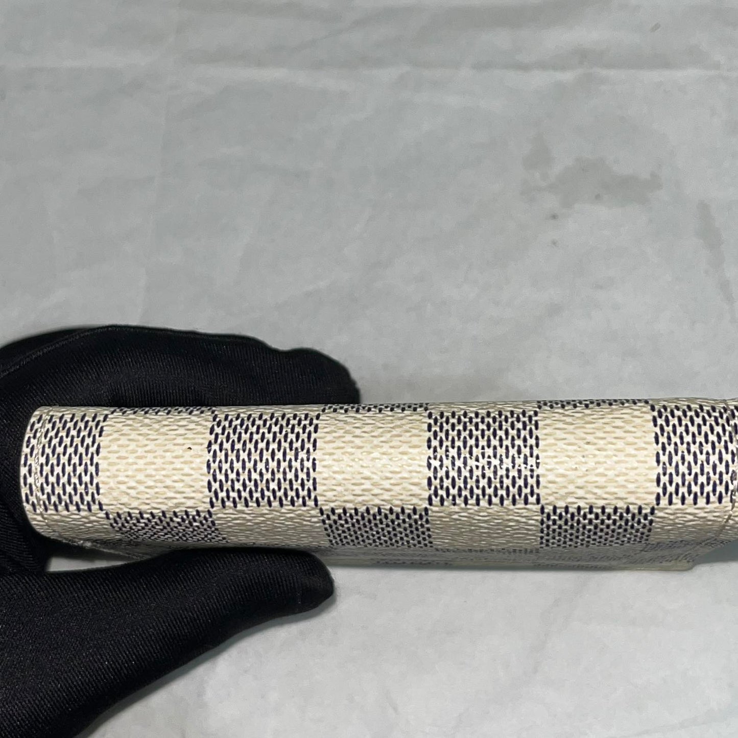 Louis Vuitton Zippy Coin Purse, Damier Azur – 3"H x 4.3"L x 0.8"W