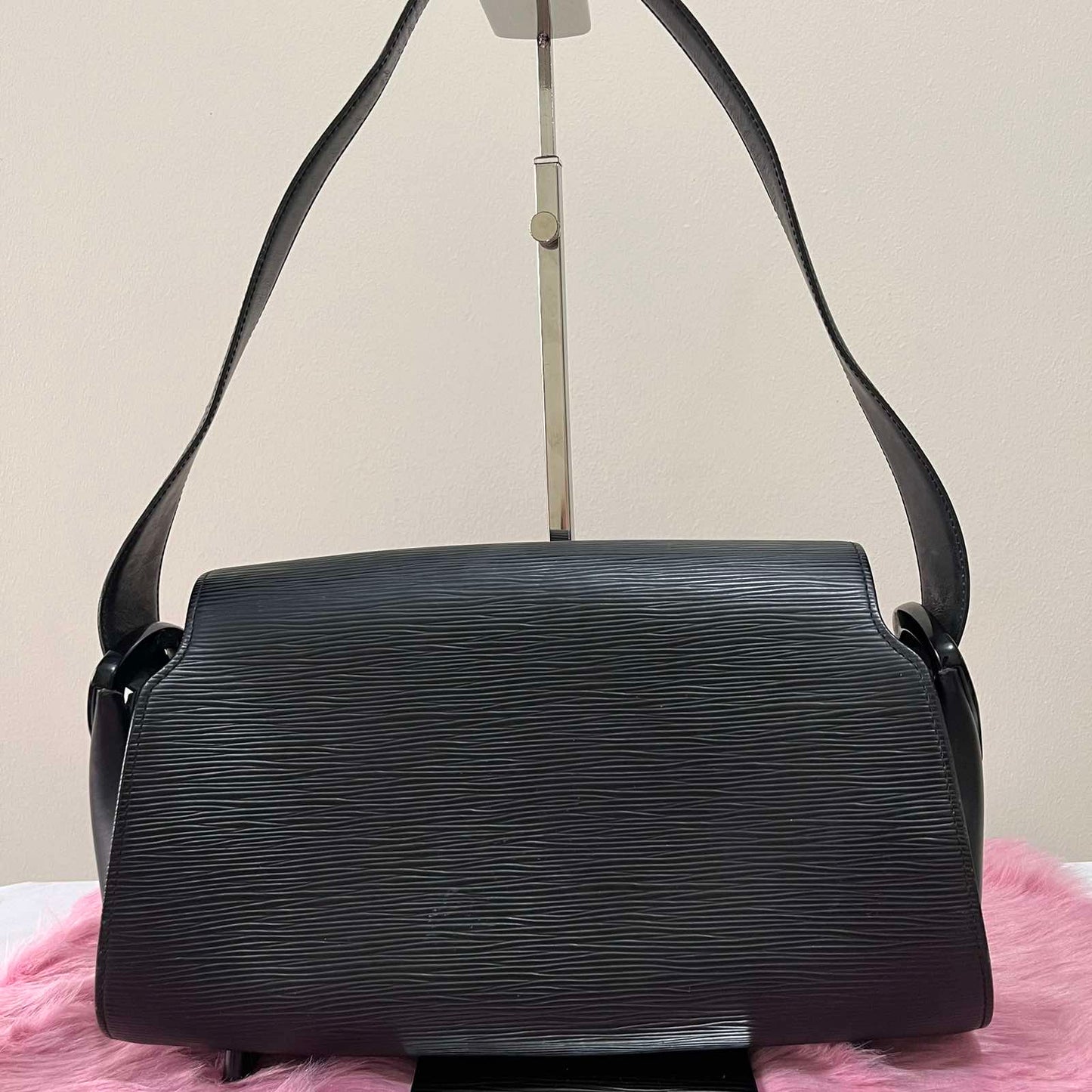 Louis Vuitton Epi Nocturne GM Black – 6.3"H x 12.2"L x 2.4"W