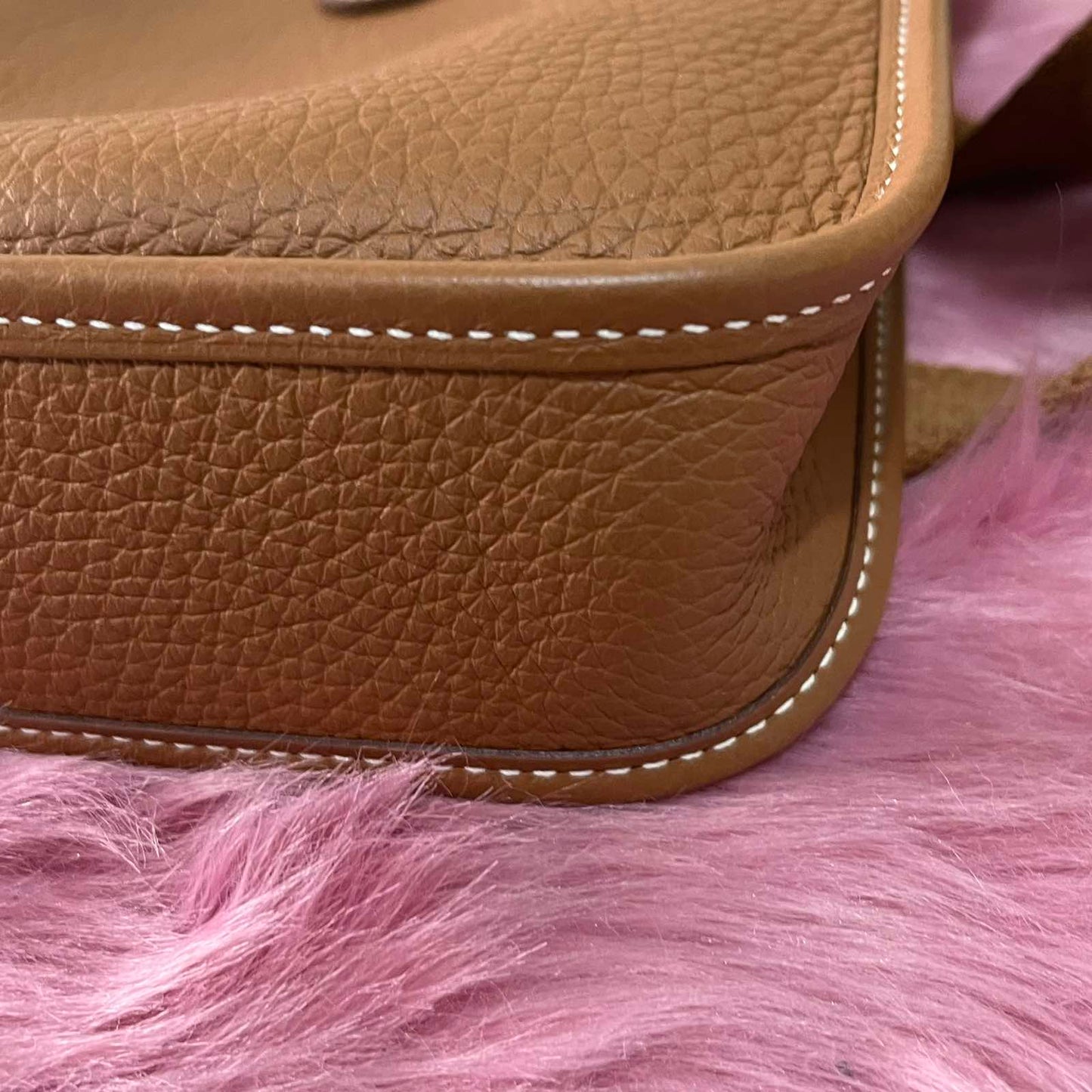 Hermès Evelyne TPM Gold with Palladium Hardware – 6.7"H x 7"L x 2"W