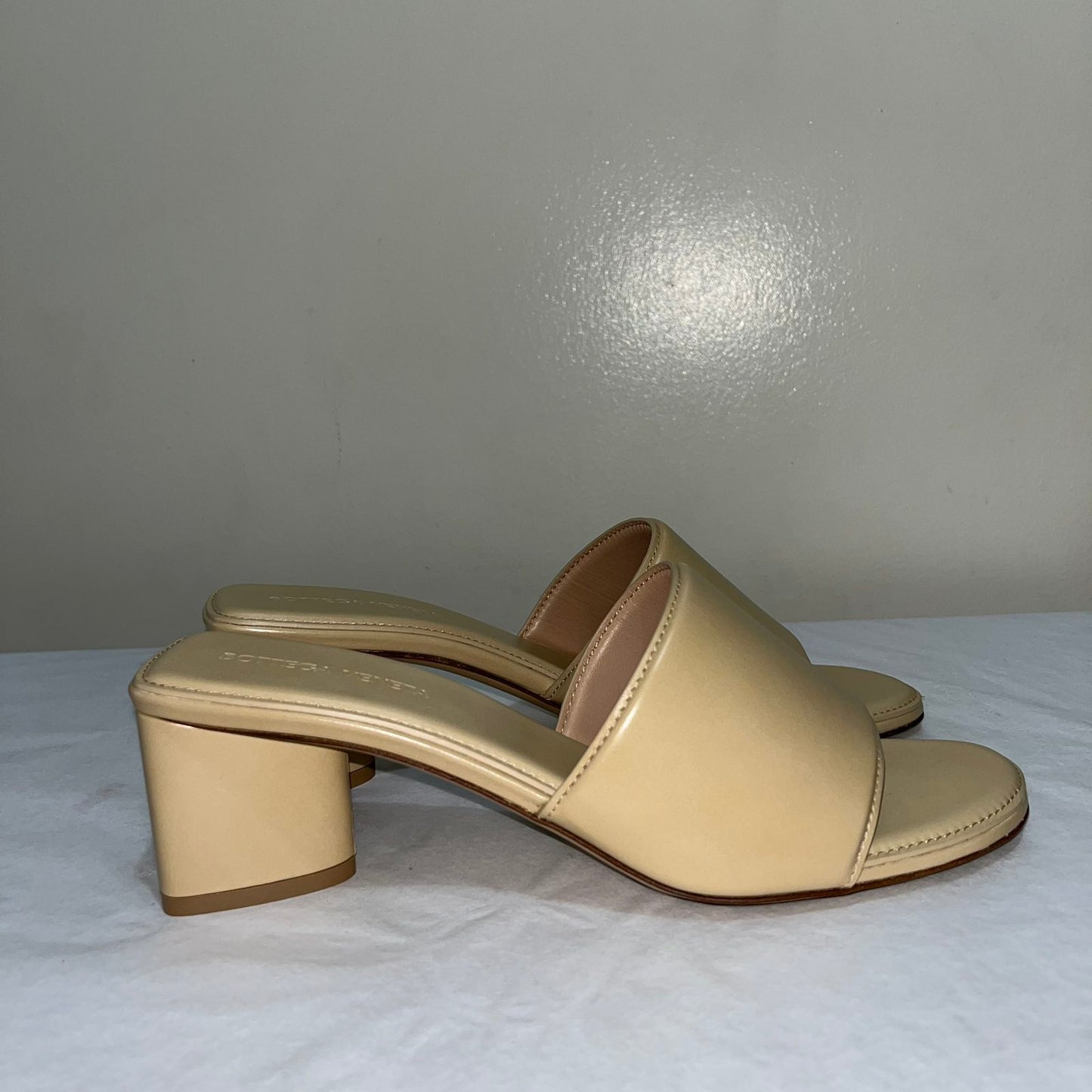 Bottega Veneta Sandals Beige – Size 37.5