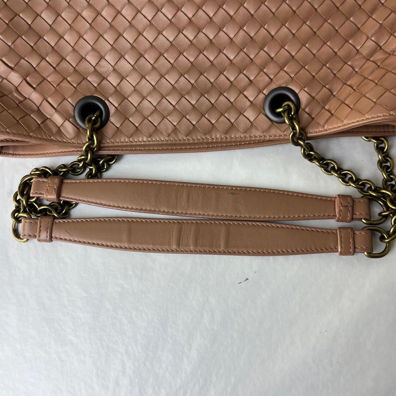 Bottega Veneta Nappa Intrecciato Double Chain Old Rose – 6.7"H x 10.2"L x 2.4"W