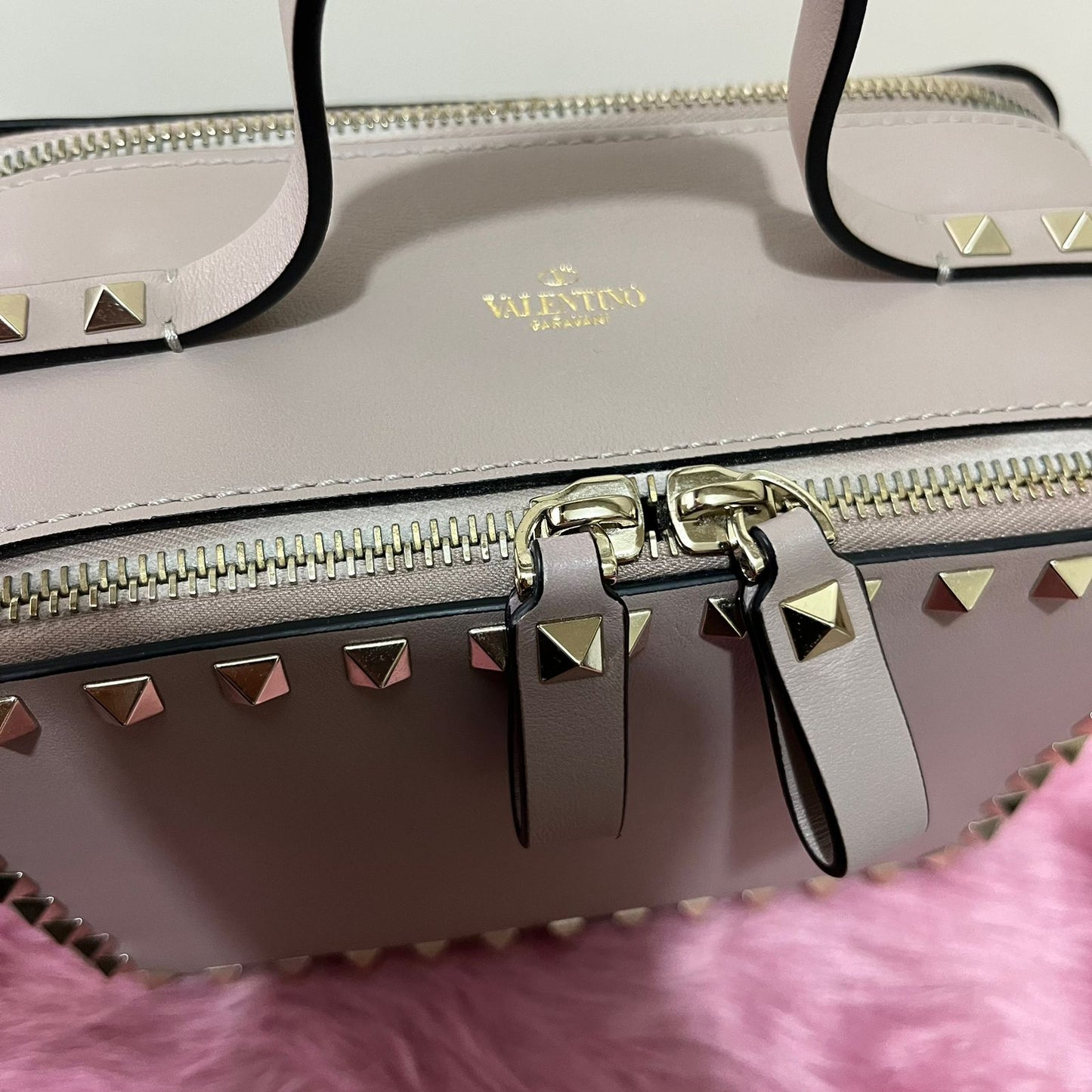Valentino Rockstud Vanity Pink – 5"H x 7"L x 4"W