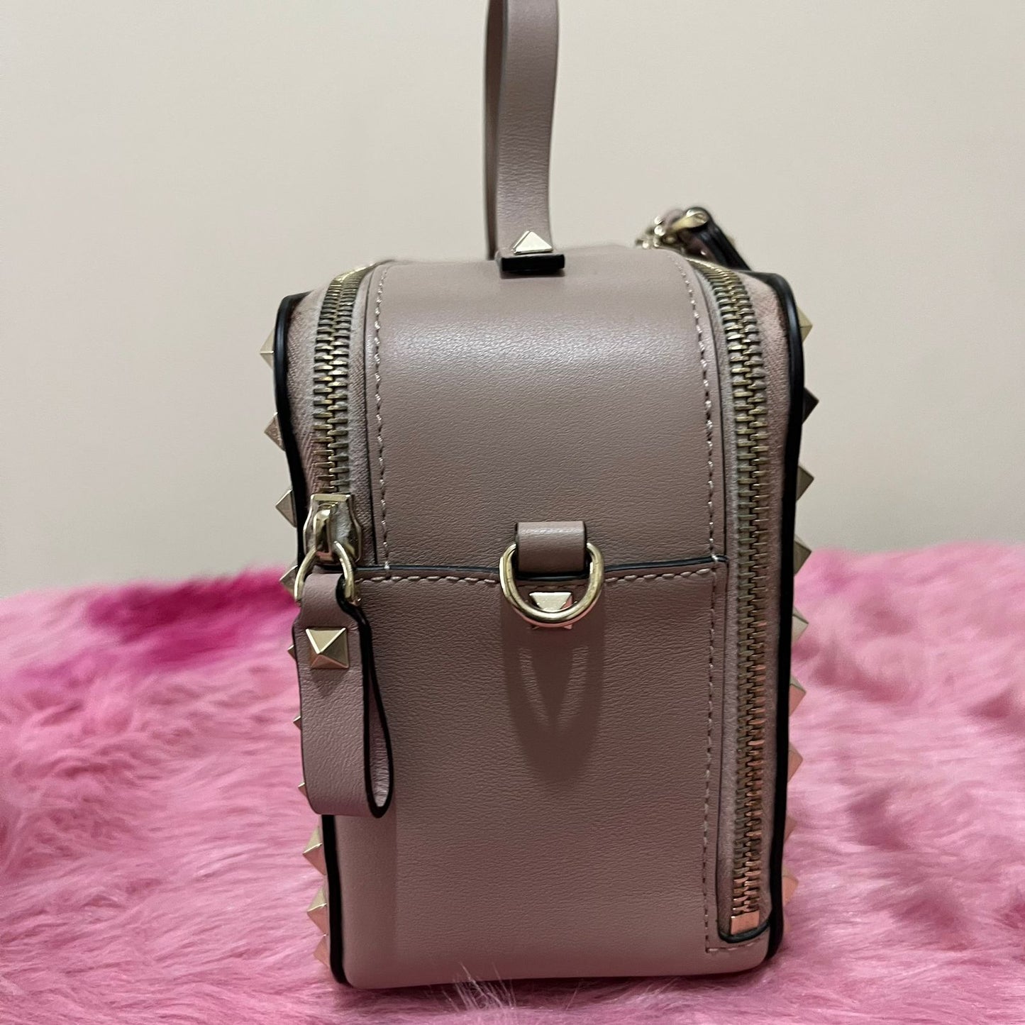Valentino Rockstud Vanity Pink – 5"H x 7"L x 4"W