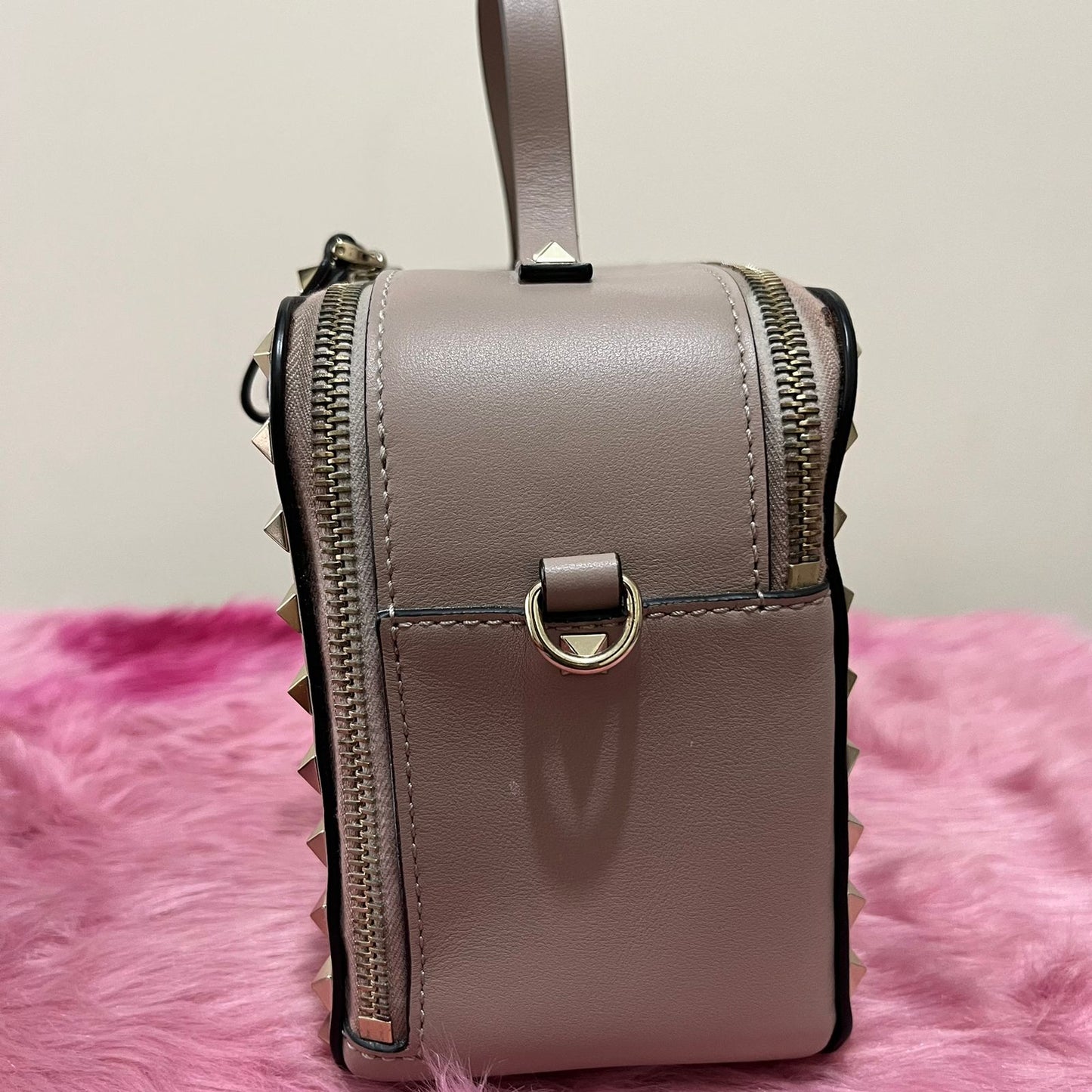 Valentino Rockstud Vanity Pink – 5"H x 7"L x 4"W