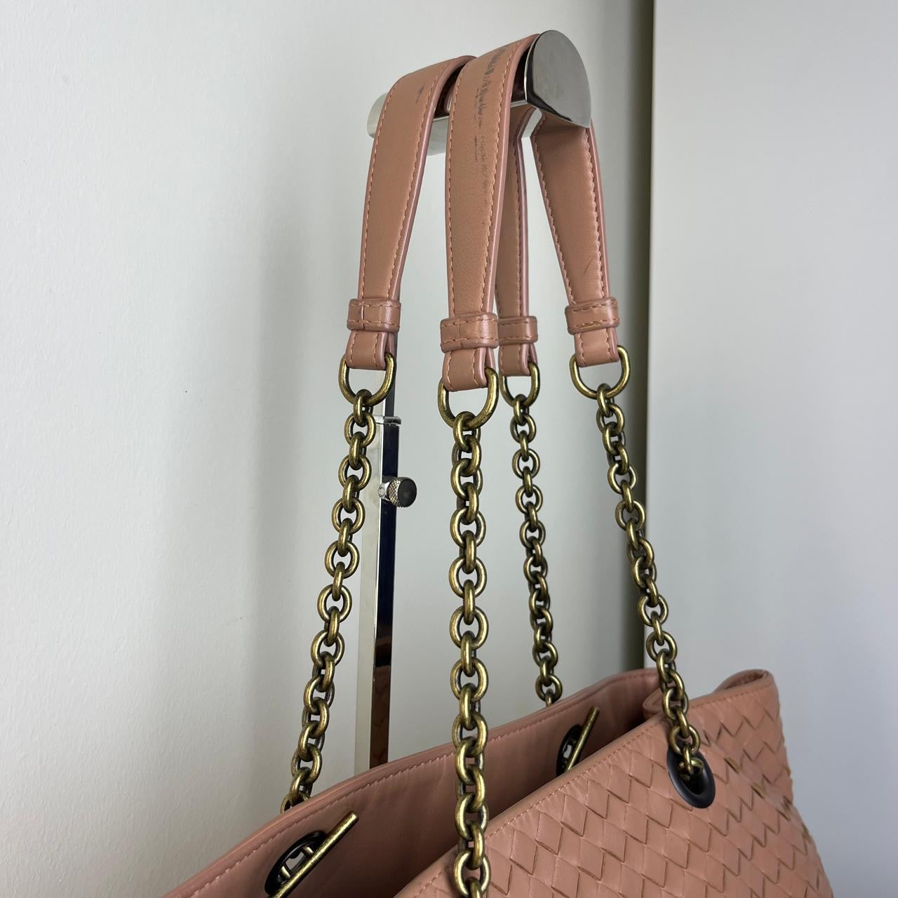 Bottega Veneta Nappa Intrecciato Double Chain Old Rose – 6.7"H x 10.2"L x 2.4"W