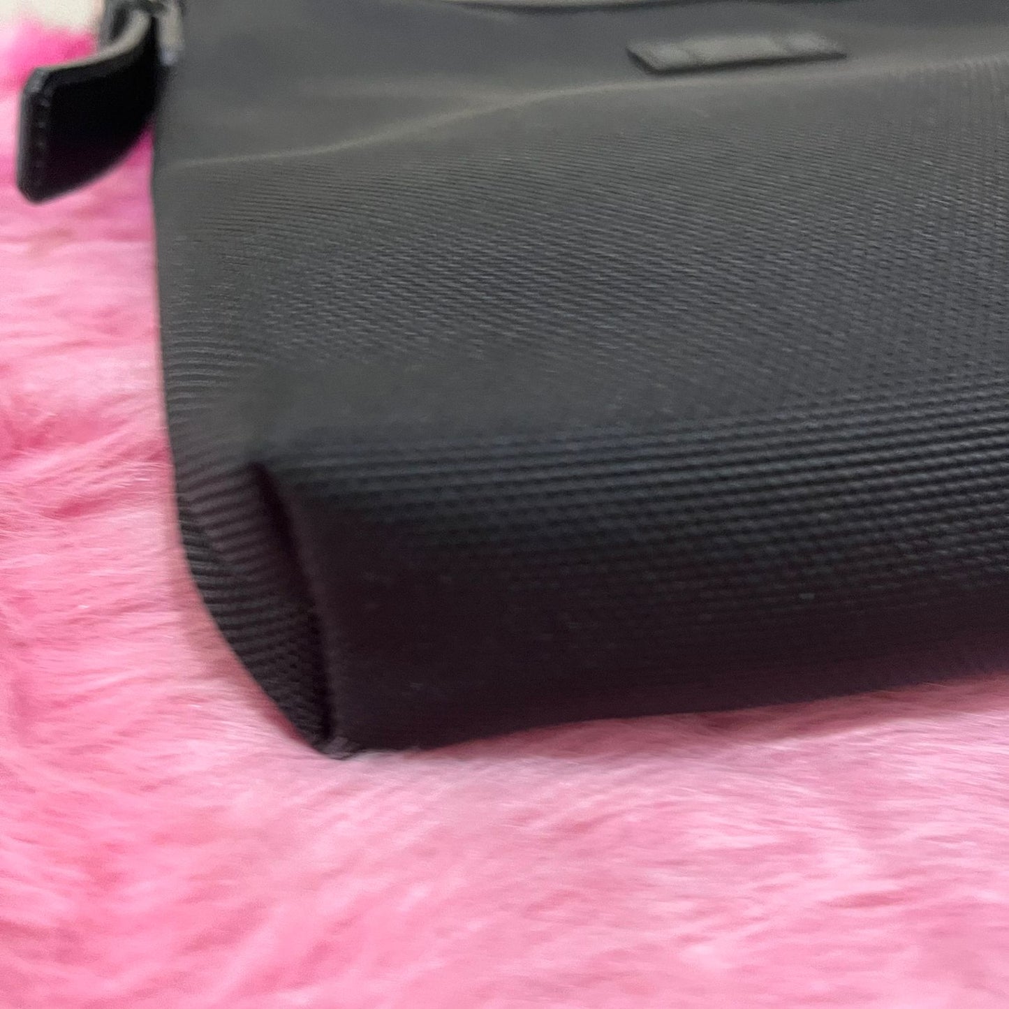 Gucci Messenger Bag Nylon Black – 7.5"H x 10"L x 3"W