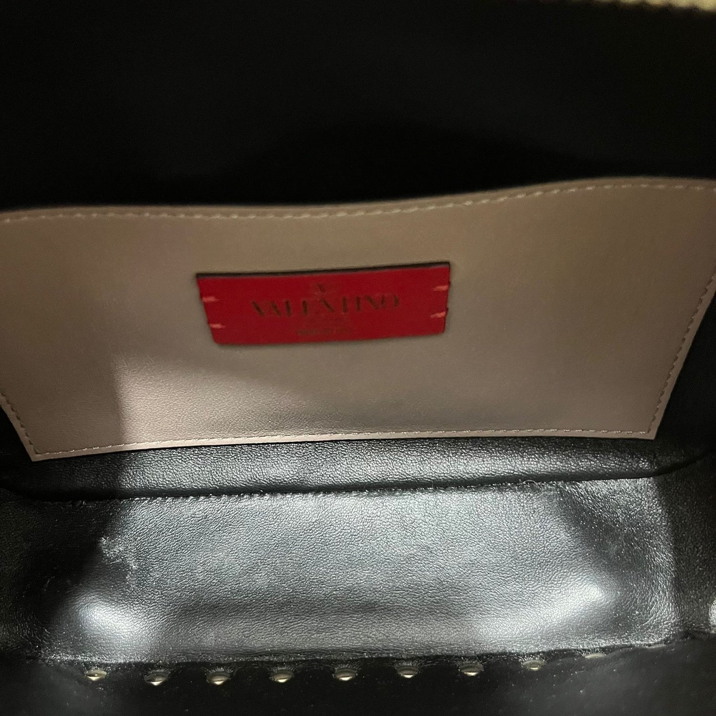 Valentino Rockstud Vanity Pink – 5"H x 7"L x 4"W