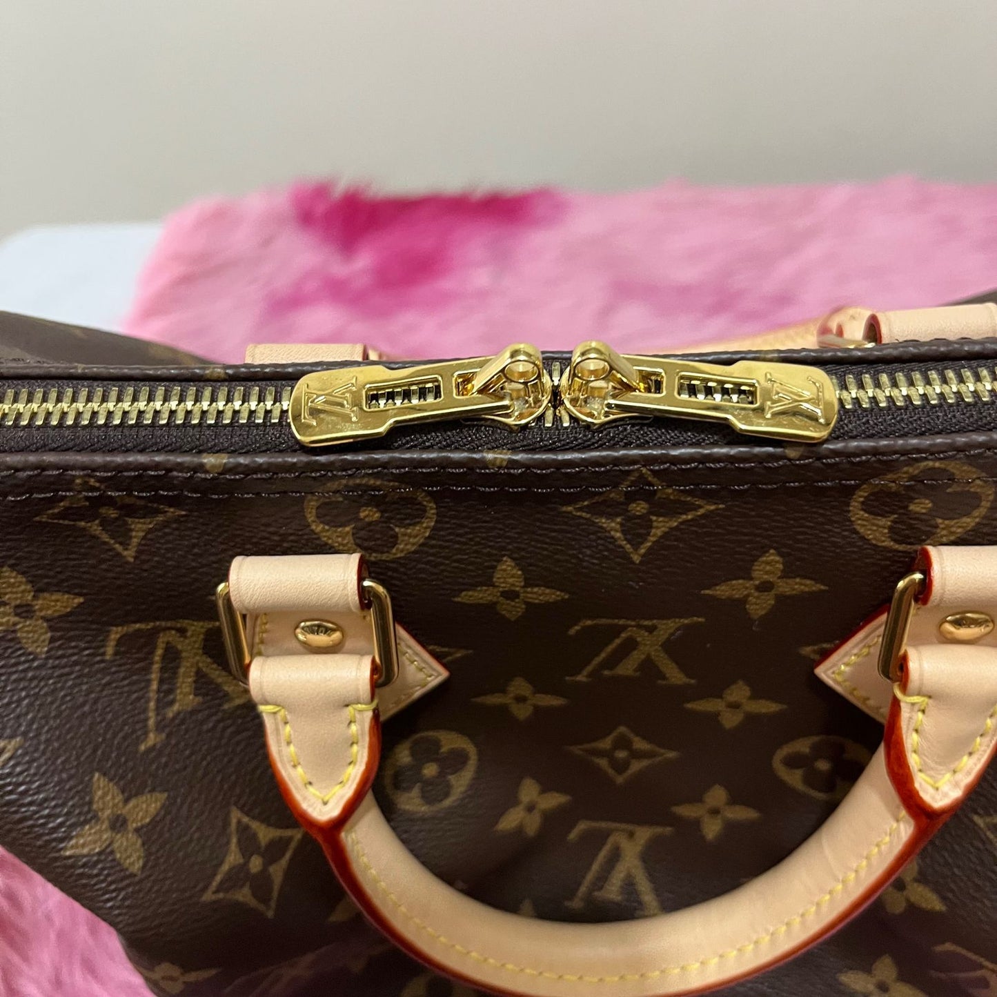 Louis Vuitton Speedy 25 Monogram Canvas – 7.5"H x 10"L x 6"W