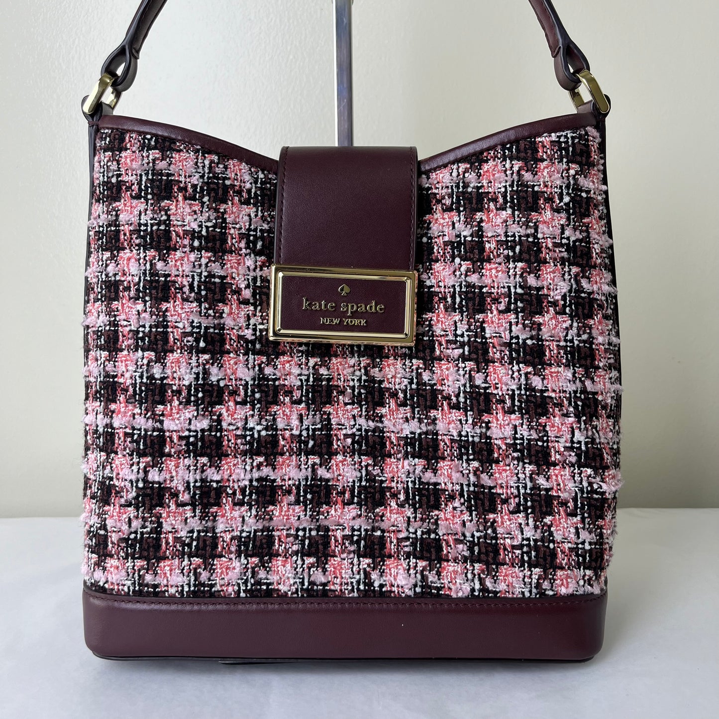 Kate Spade New York Reegan Bucket – 9.5"H x 8"L x 5"W