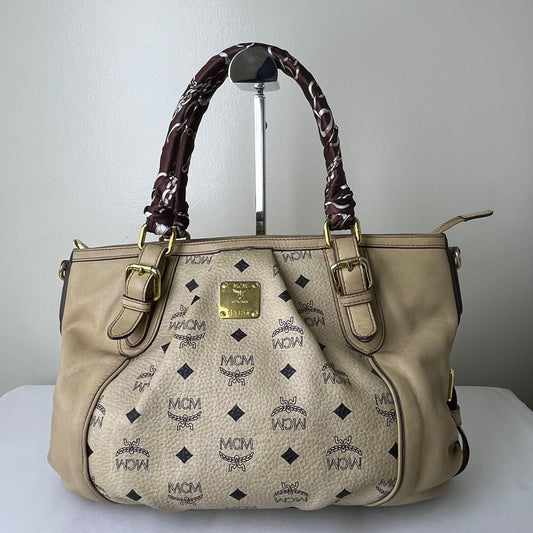 MCM Calfskin Visetos – 6.5"H x 9.5"L x 2.5"W