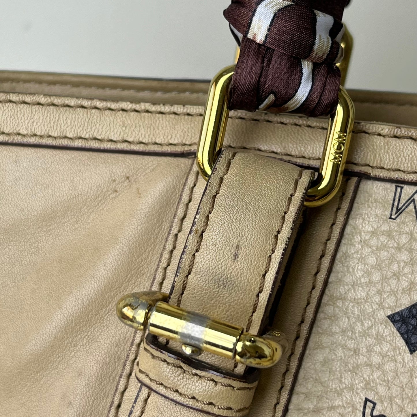 MCM Calfskin Visetos – 6.5"H x 9.5"L x 2.5"W