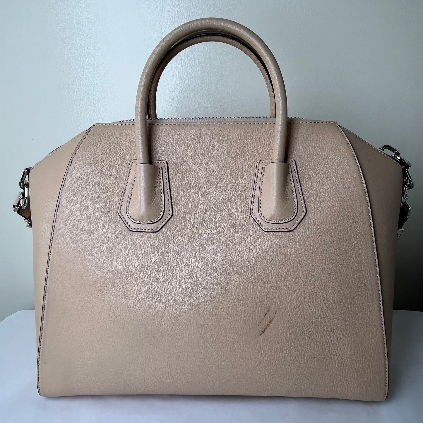 Givenchy Antigona Large Apricot – 10.2"H x 14"L x 6.3"W